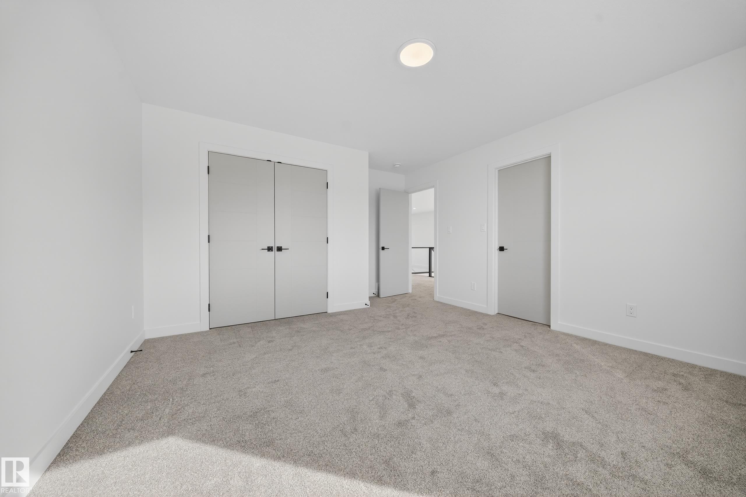 211 Paterson Link, Edmonton, AB - Indoor Photo Showing Other Room