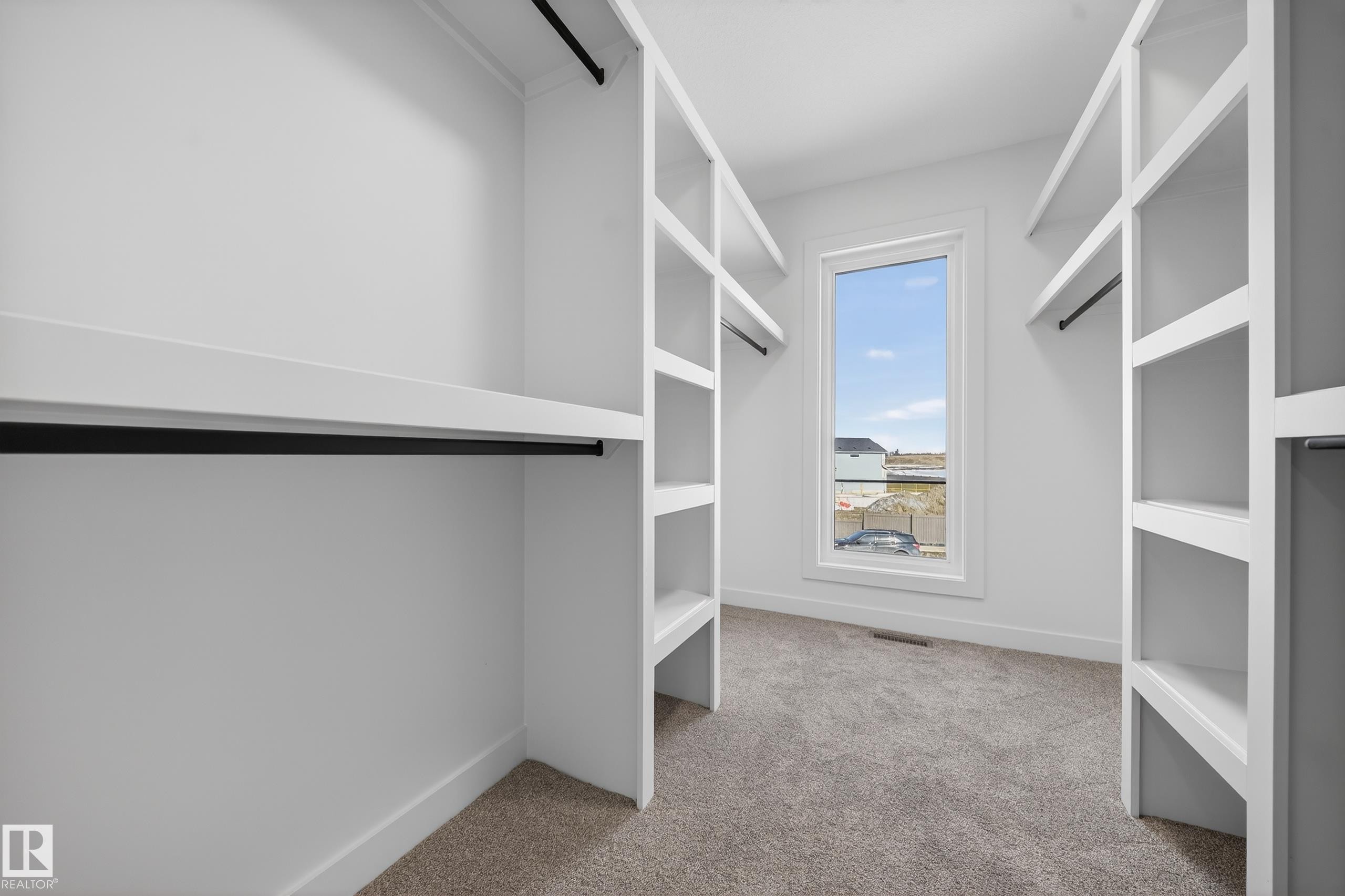 211 Paterson Link, Edmonton, AB - Indoor