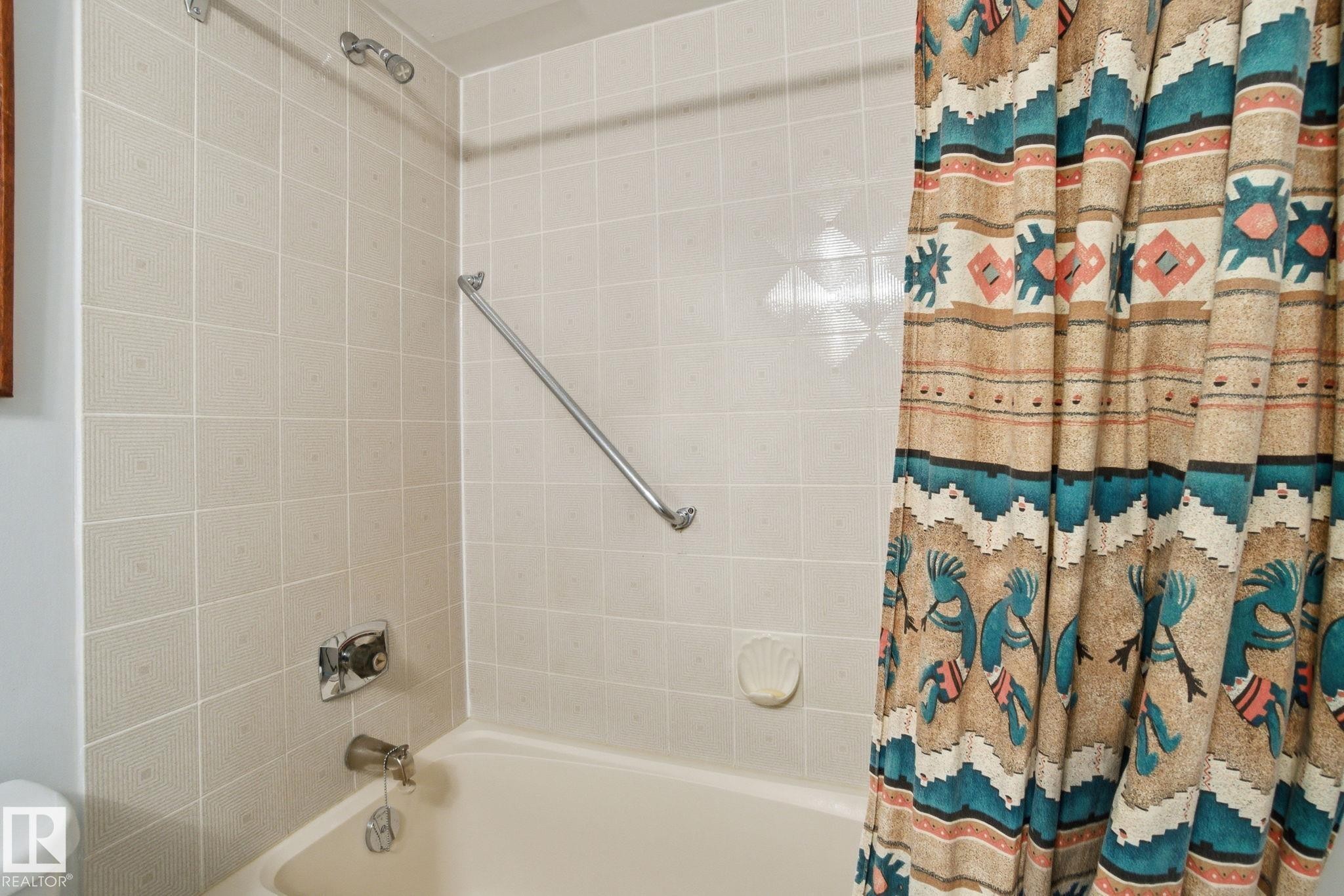 1105 8340 Jasper Avenue, Edmonton, AB - Indoor Photo Showing Bathroom