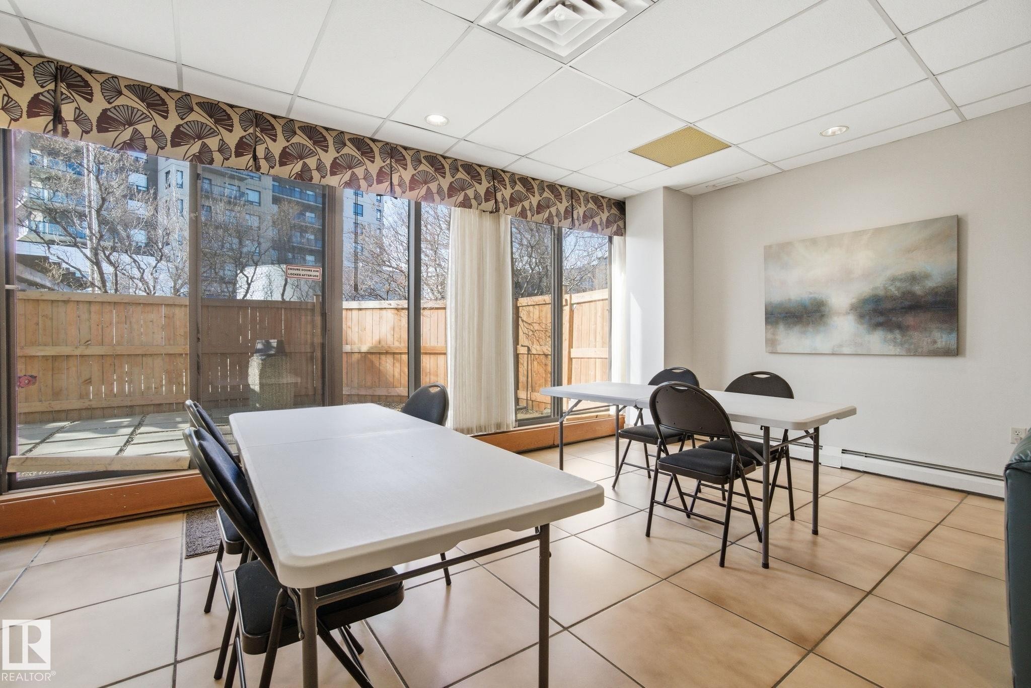 1105 8340 Jasper Avenue, Edmonton, AB - Indoor