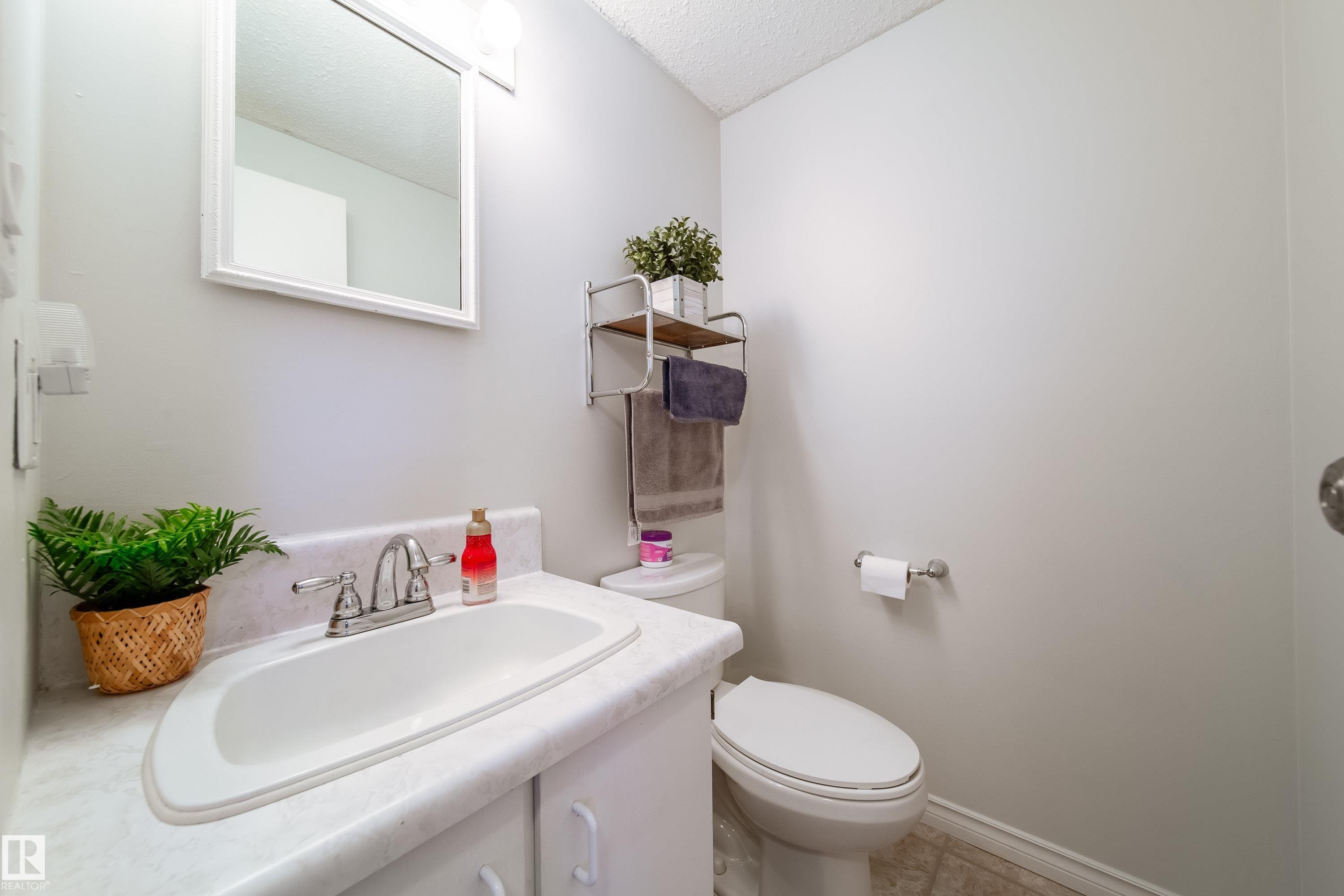 72 Ridgewood, St. Albert, AB - Indoor Photo Showing Bathroom