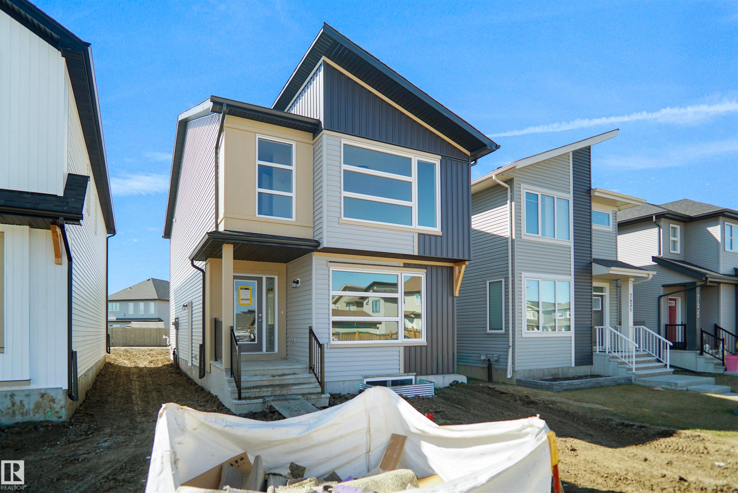 7423 181 Avenue, Edmonton, AB - Outdoor With Facade