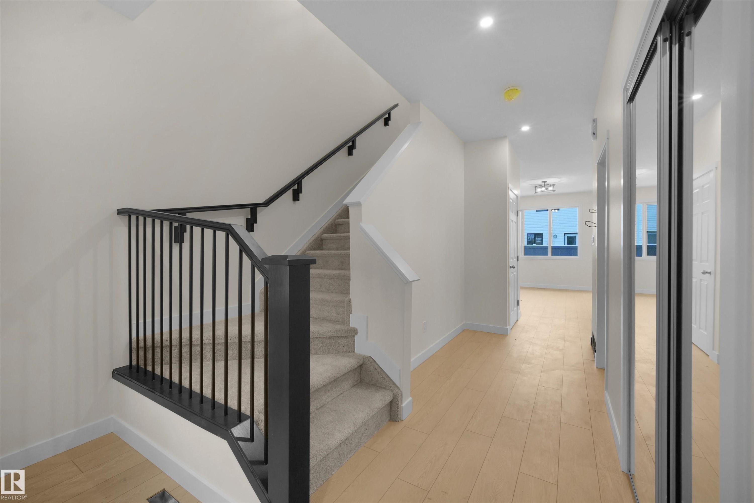 18971 28 Avenue, Edmonton, AB - Indoor Photo Showing Other Room
