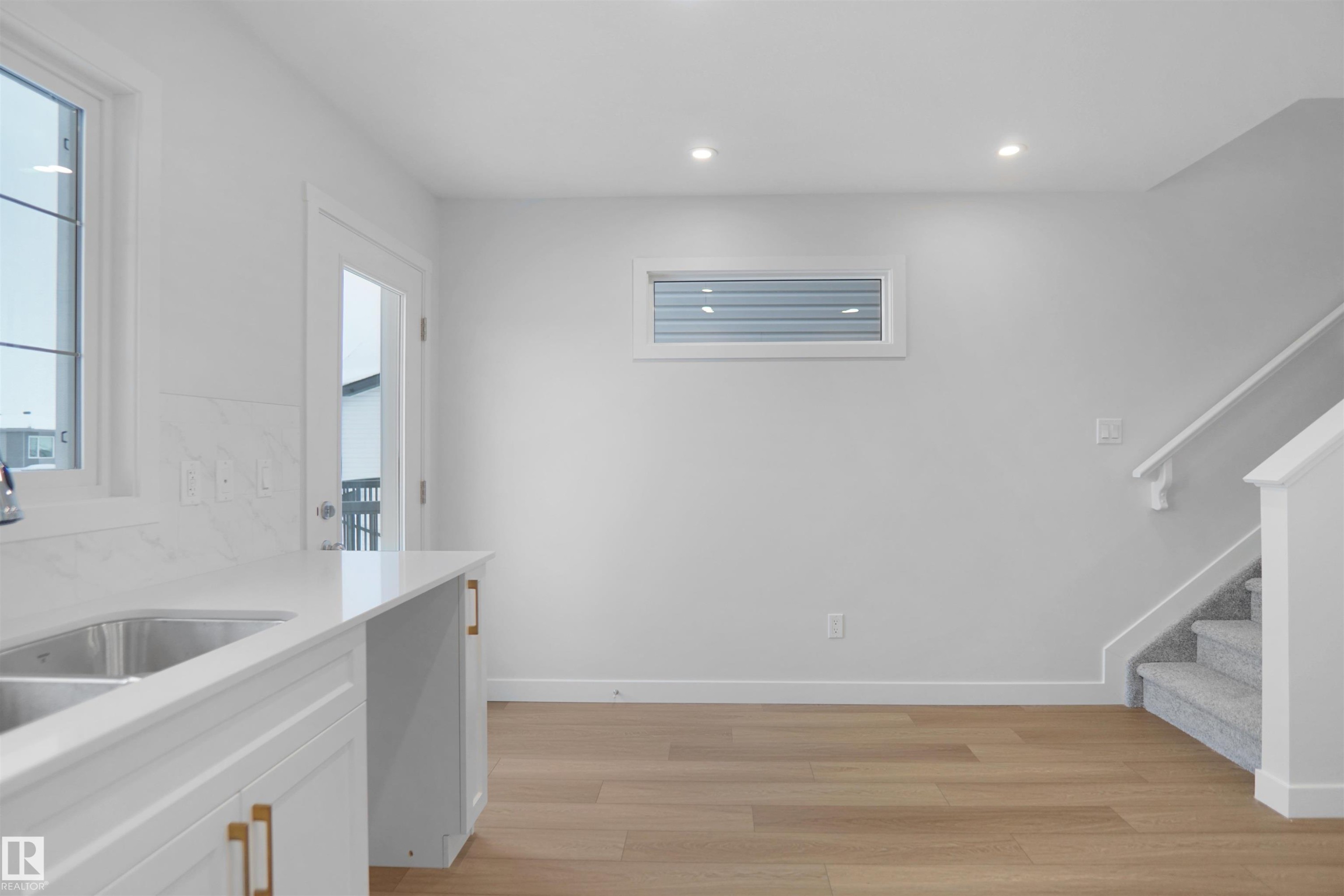 637 176 Avenue, Edmonton, AB - Indoor Photo Showing Other Room