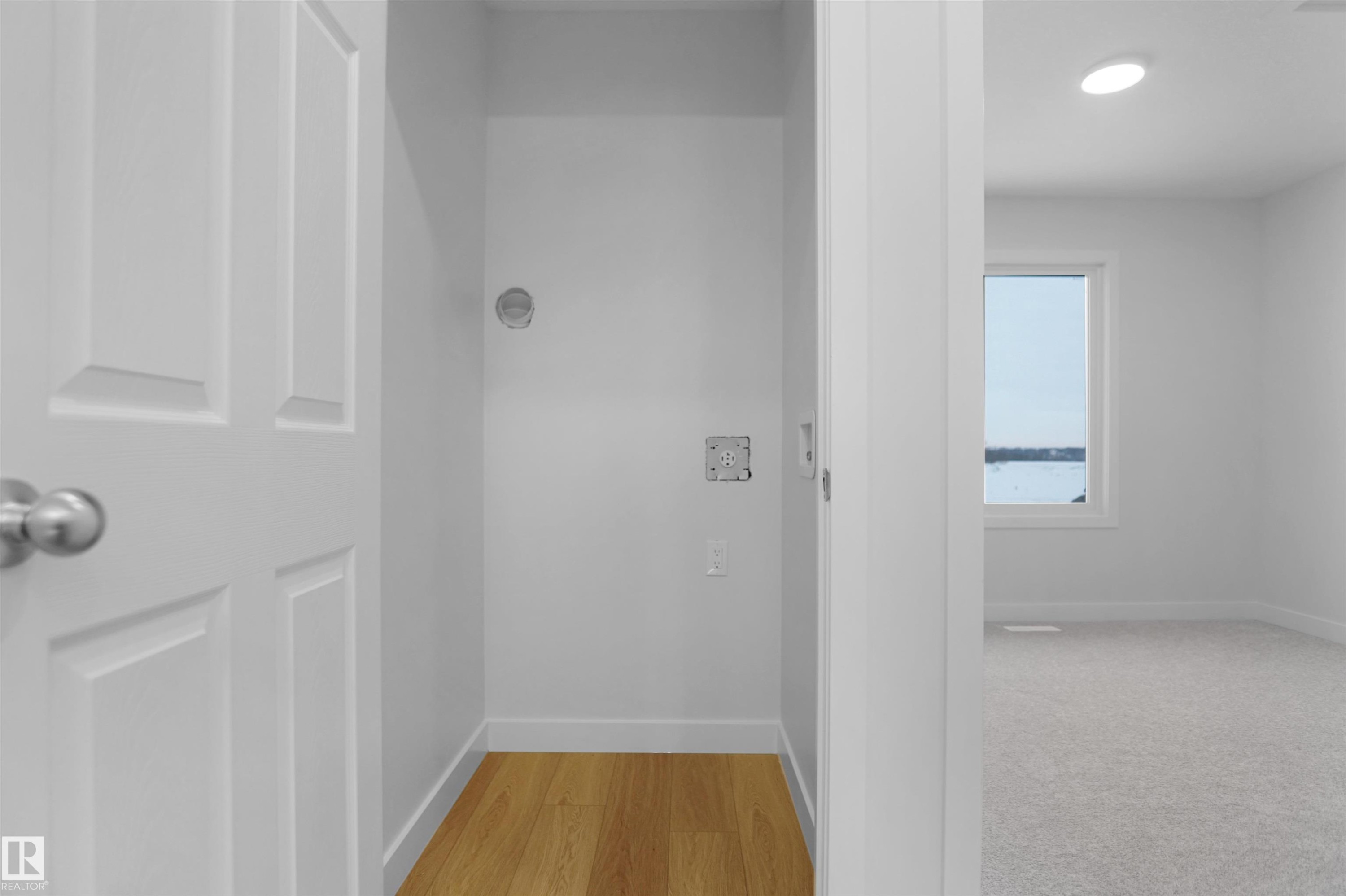 637 176 Avenue, Edmonton, AB - Indoor Photo Showing Other Room