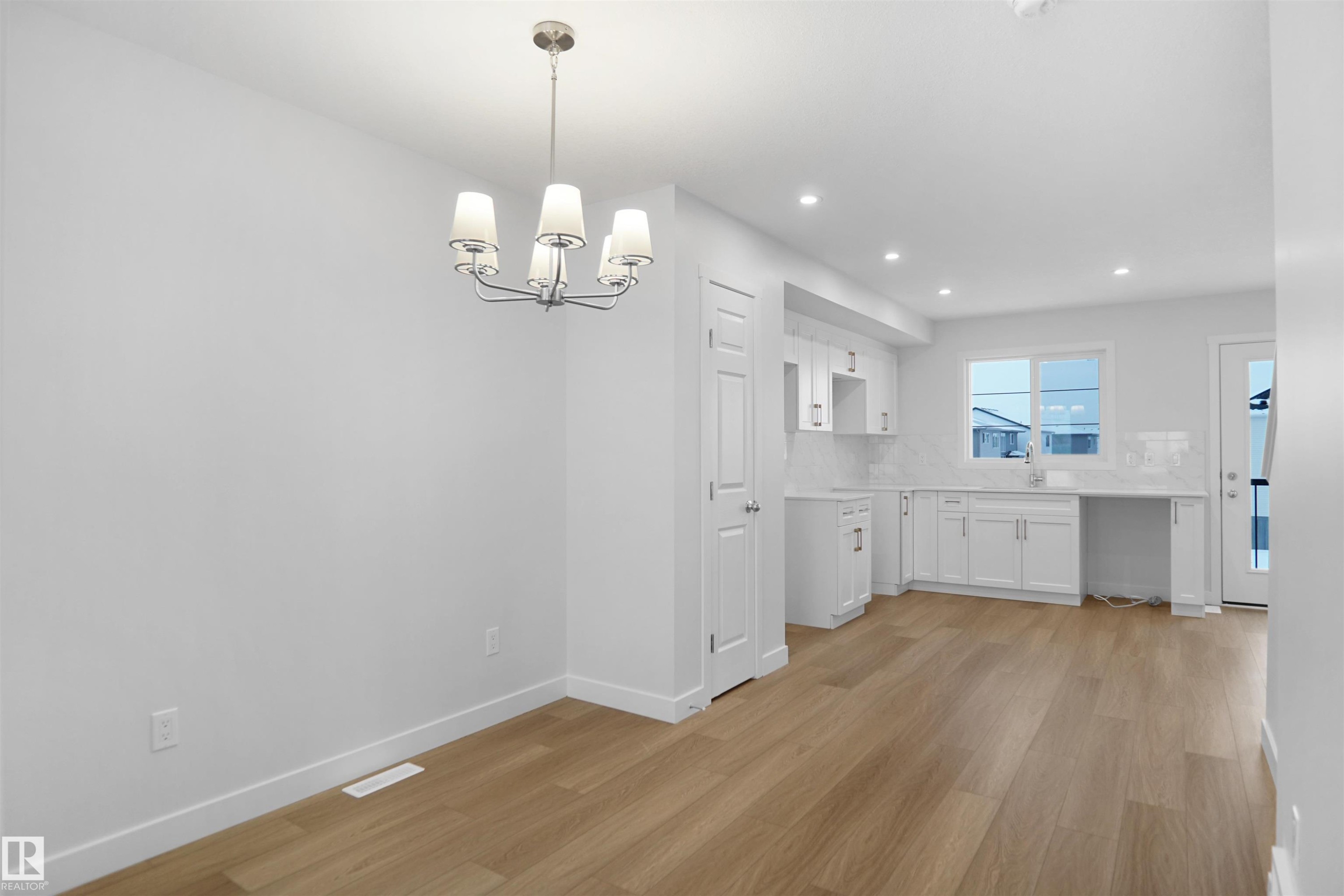 637 176 Avenue, Edmonton, AB - Indoor