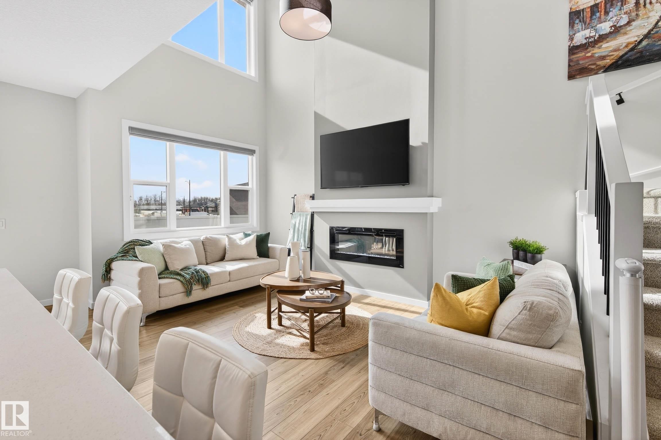 324 Stiles Way, Leduc, AB - Indoor Photo Showing Living Room