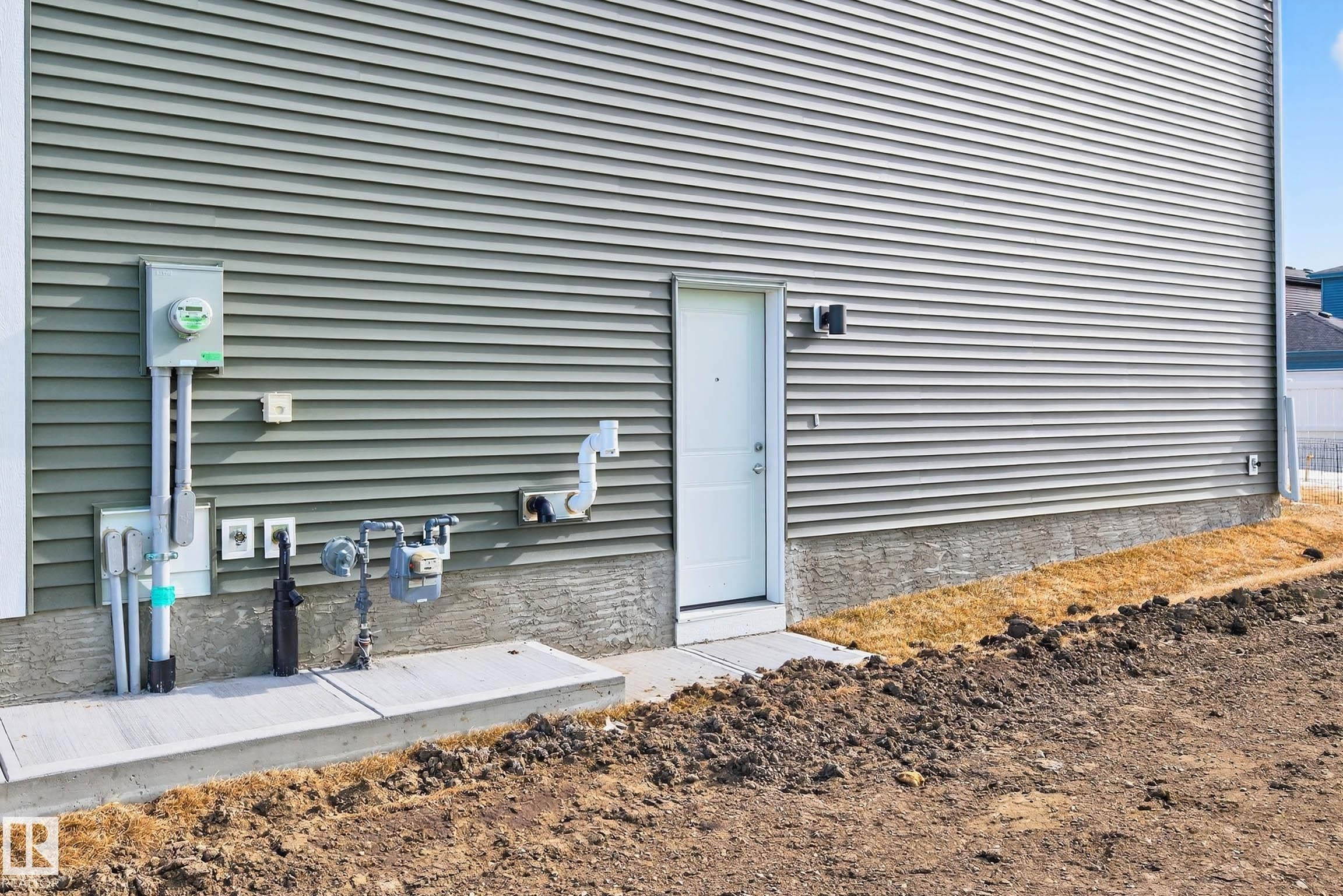 324 Stiles Way, Leduc, AB - Outdoor