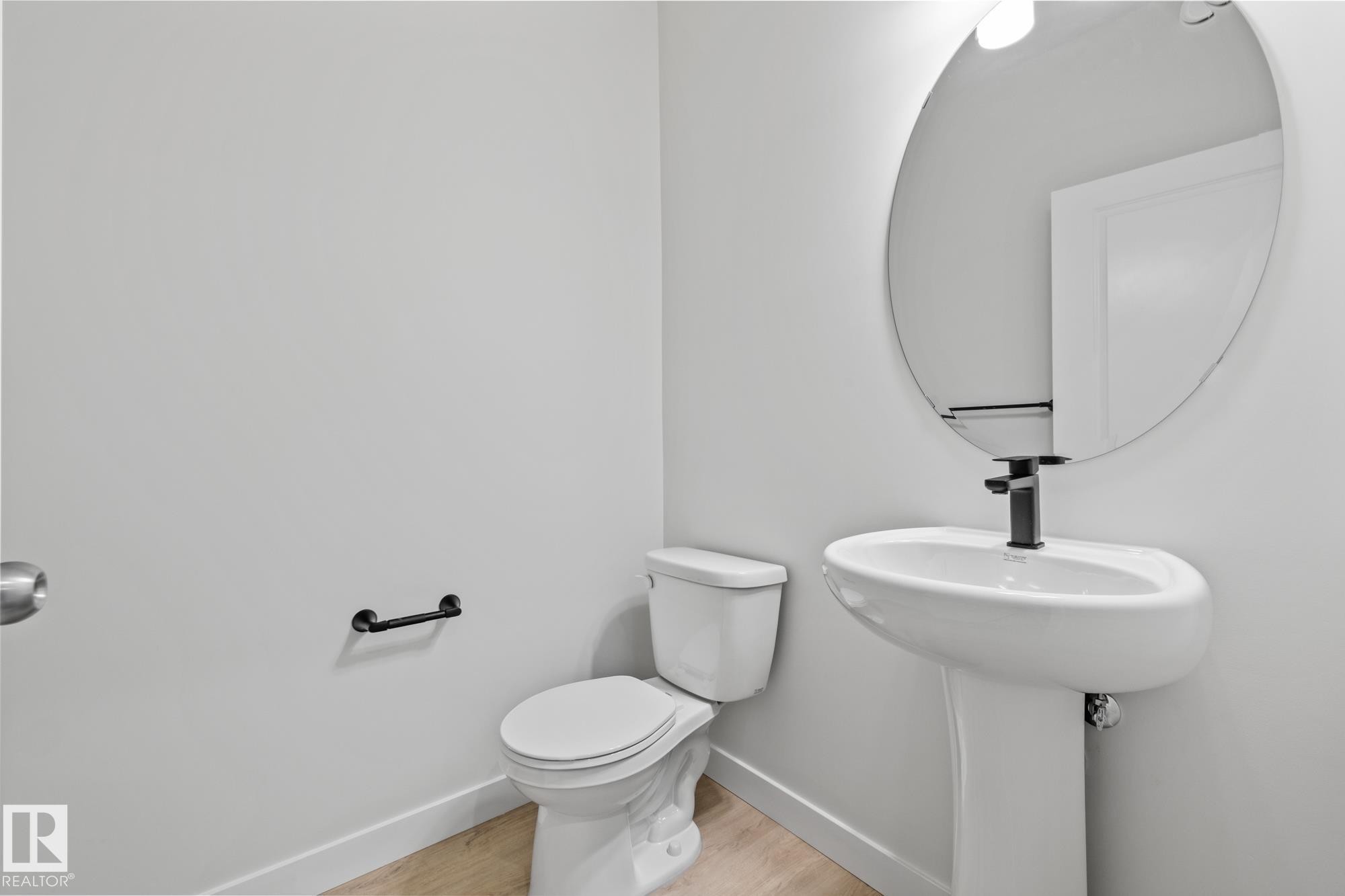 144 Honeysuckle Green, Leduc, AB - Indoor Photo Showing Bathroom