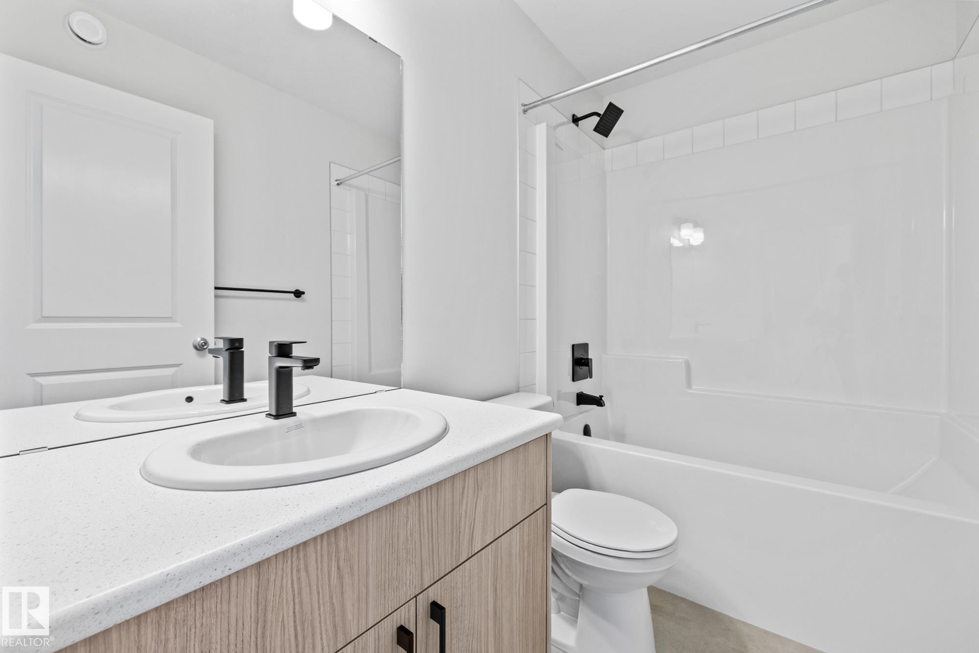 144 Honeysuckle Green, Leduc, AB - Indoor Photo Showing Bathroom