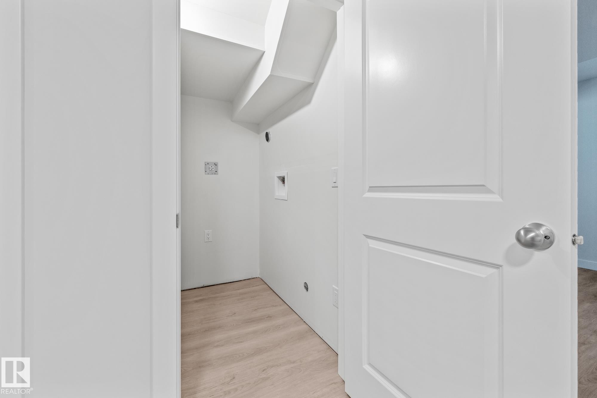 144 Honeysuckle Green, Leduc, AB - Indoor Photo Showing Other Room