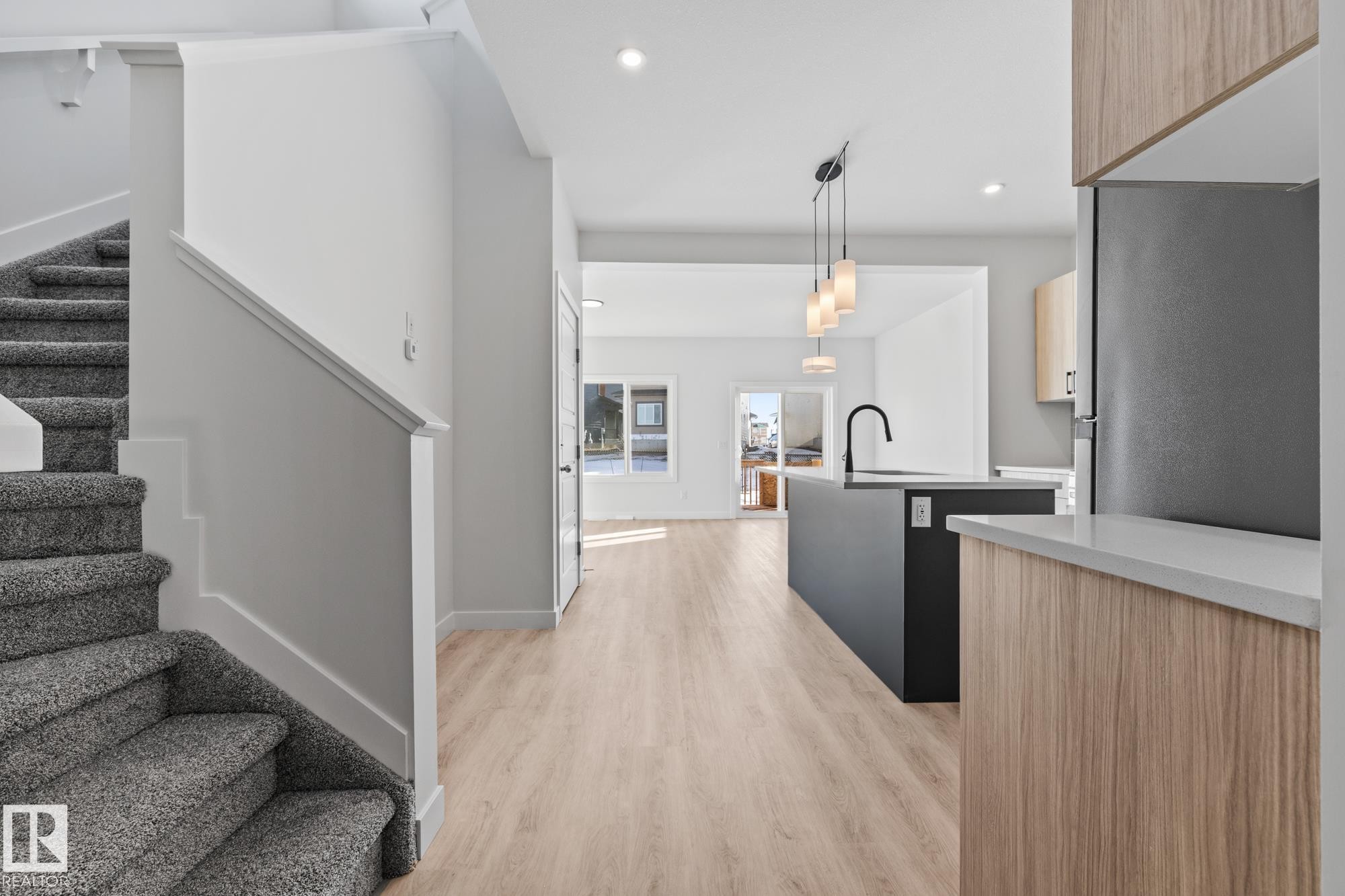 144 Honeysuckle Green, Leduc, AB - Indoor