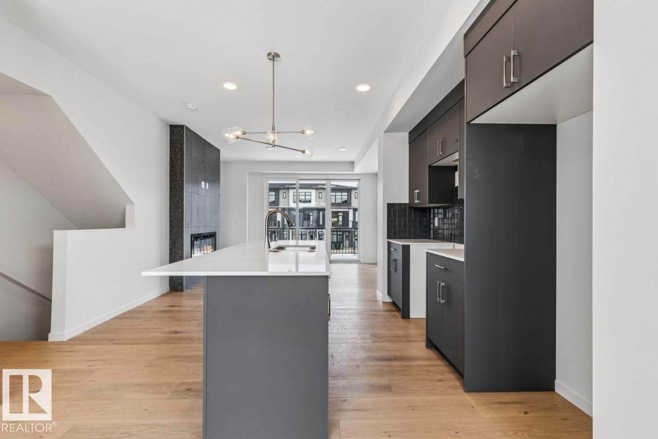 2618 Alces Way, Edmonton, AB - Indoor Photo Showing Kitchen