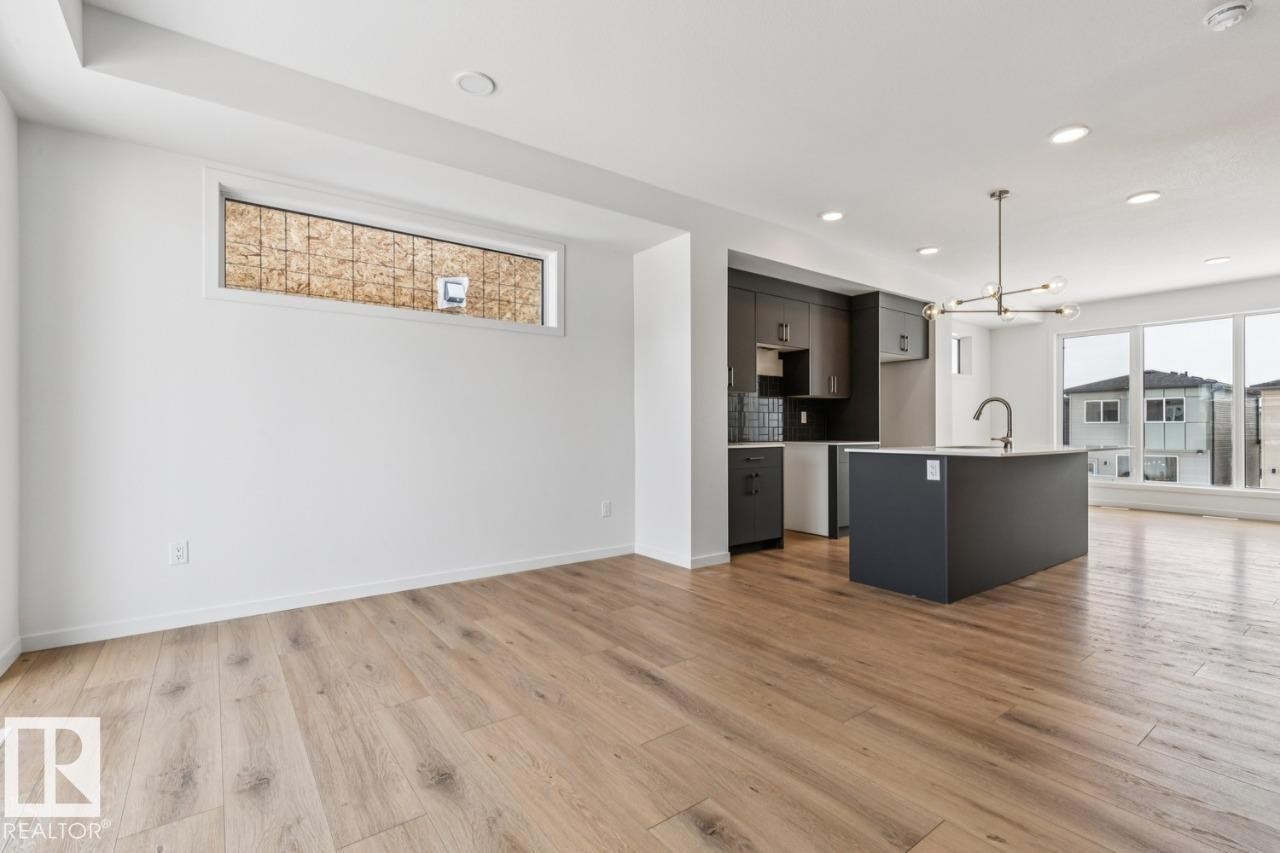 2618 Alces Way, Edmonton, AB - Indoor Photo Showing Kitchen
