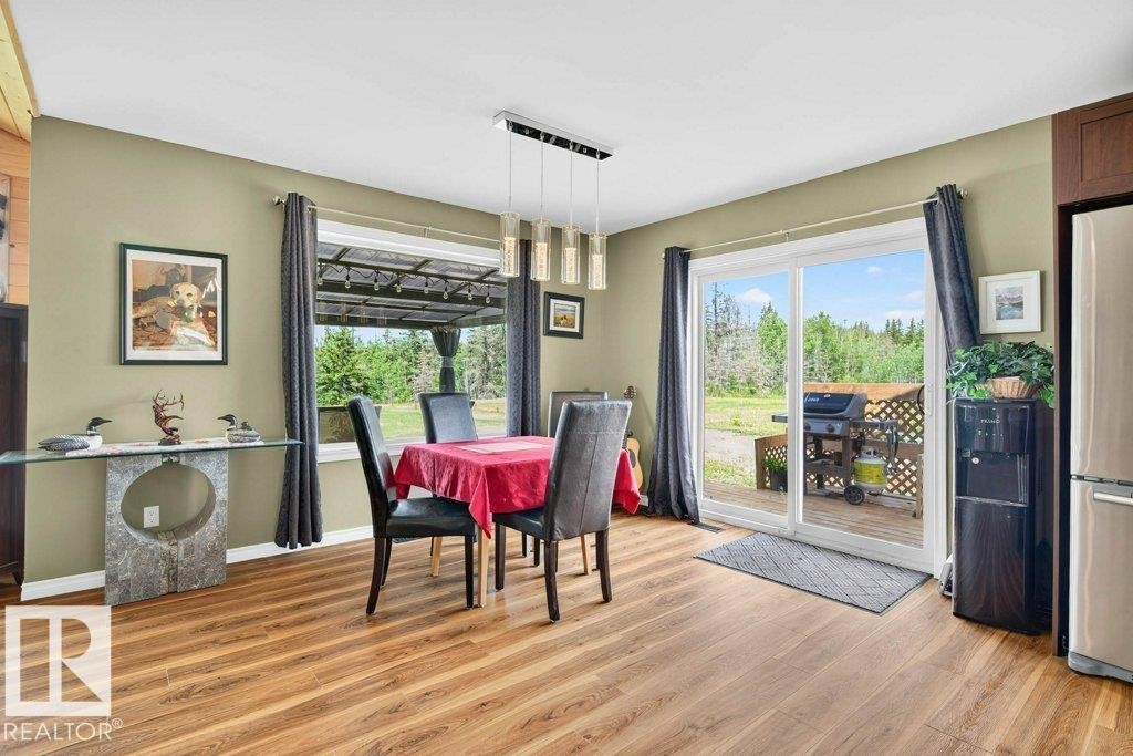 129 50529 Rge Road 21, Rural Parkland County, AB - Indoor Photo Showing Dining Room