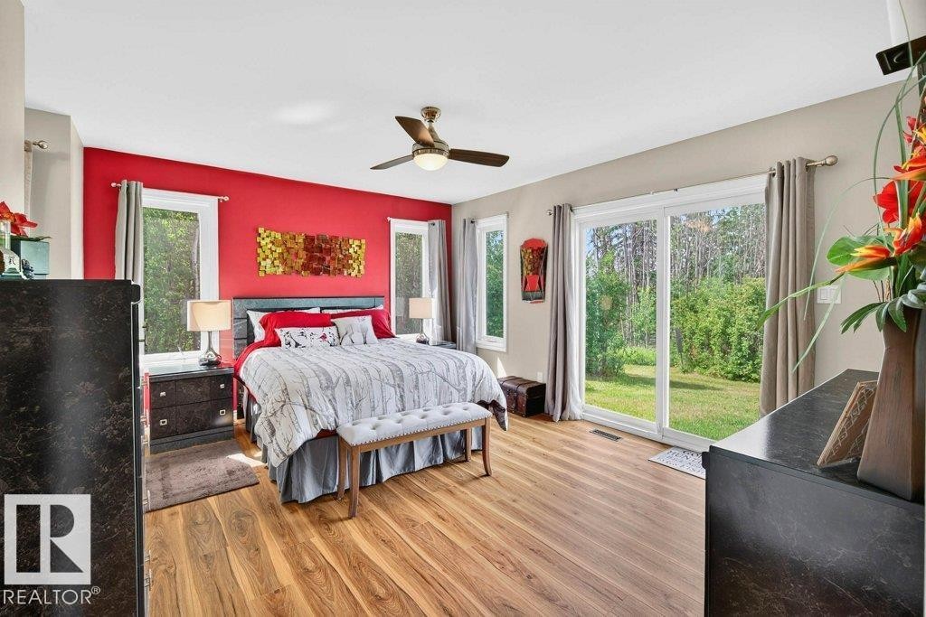 129 50529 Rge Road 21, Rural Parkland County, AB - Indoor Photo Showing Bedroom
