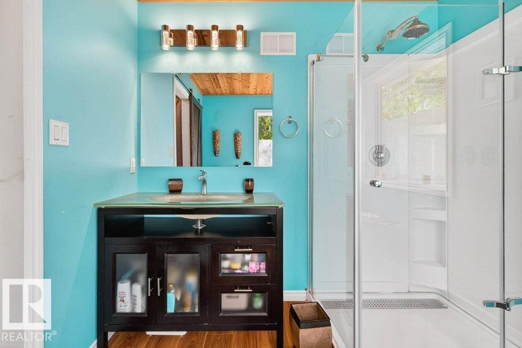 129 50529 Rge Road 21, Rural Parkland County, AB - Indoor Photo Showing Bathroom