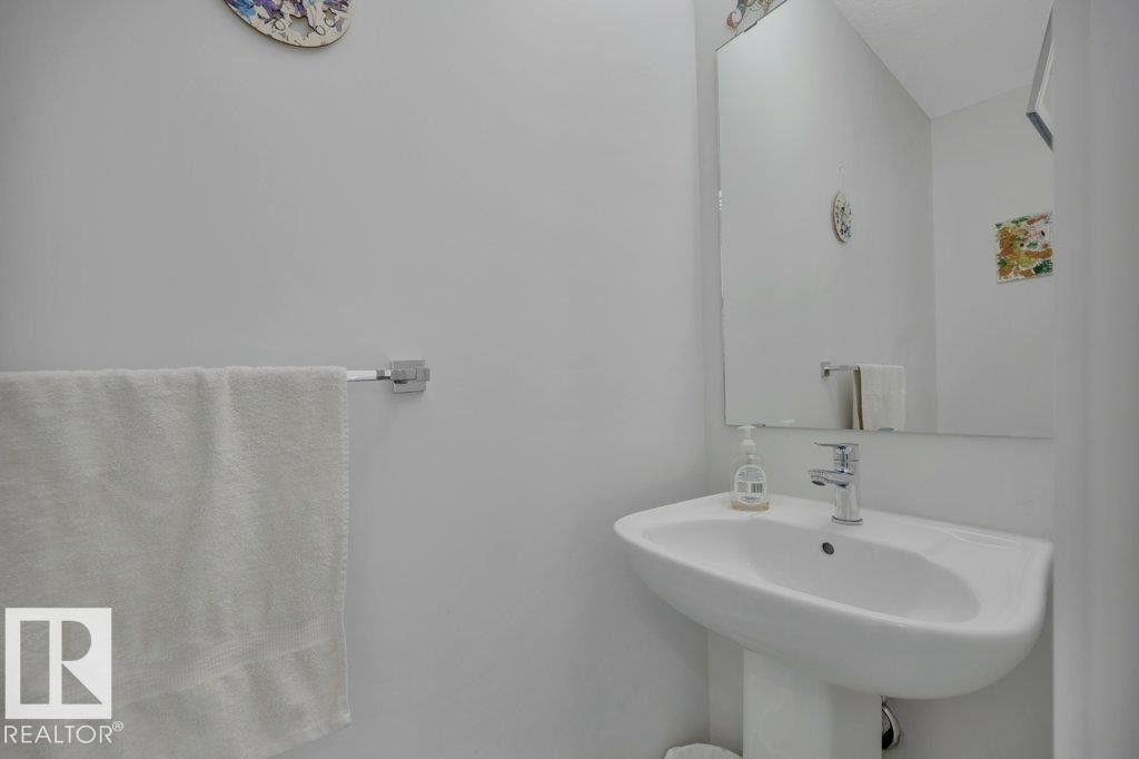 46 603 Orchards Boulevard, Edmonton, AB - Indoor Photo Showing Bathroom