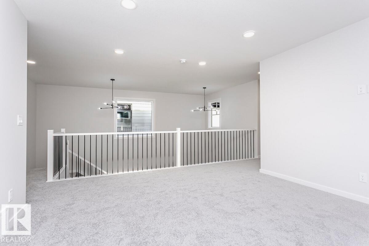 7622 Kimiwan Crescent, Edmonton, AB - Indoor Photo Showing Other Room