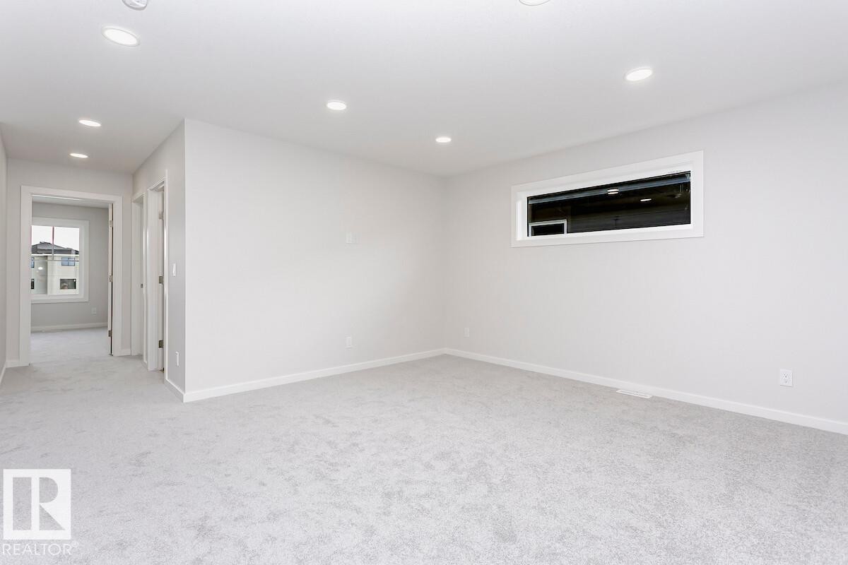 7622 Kimiwan Crescent, Edmonton, AB - Indoor Photo Showing Other Room