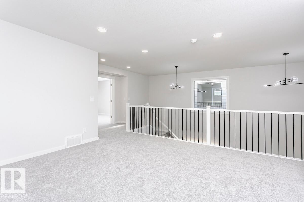 7622 Kimiwan Crescent, Edmonton, AB - Indoor Photo Showing Other Room