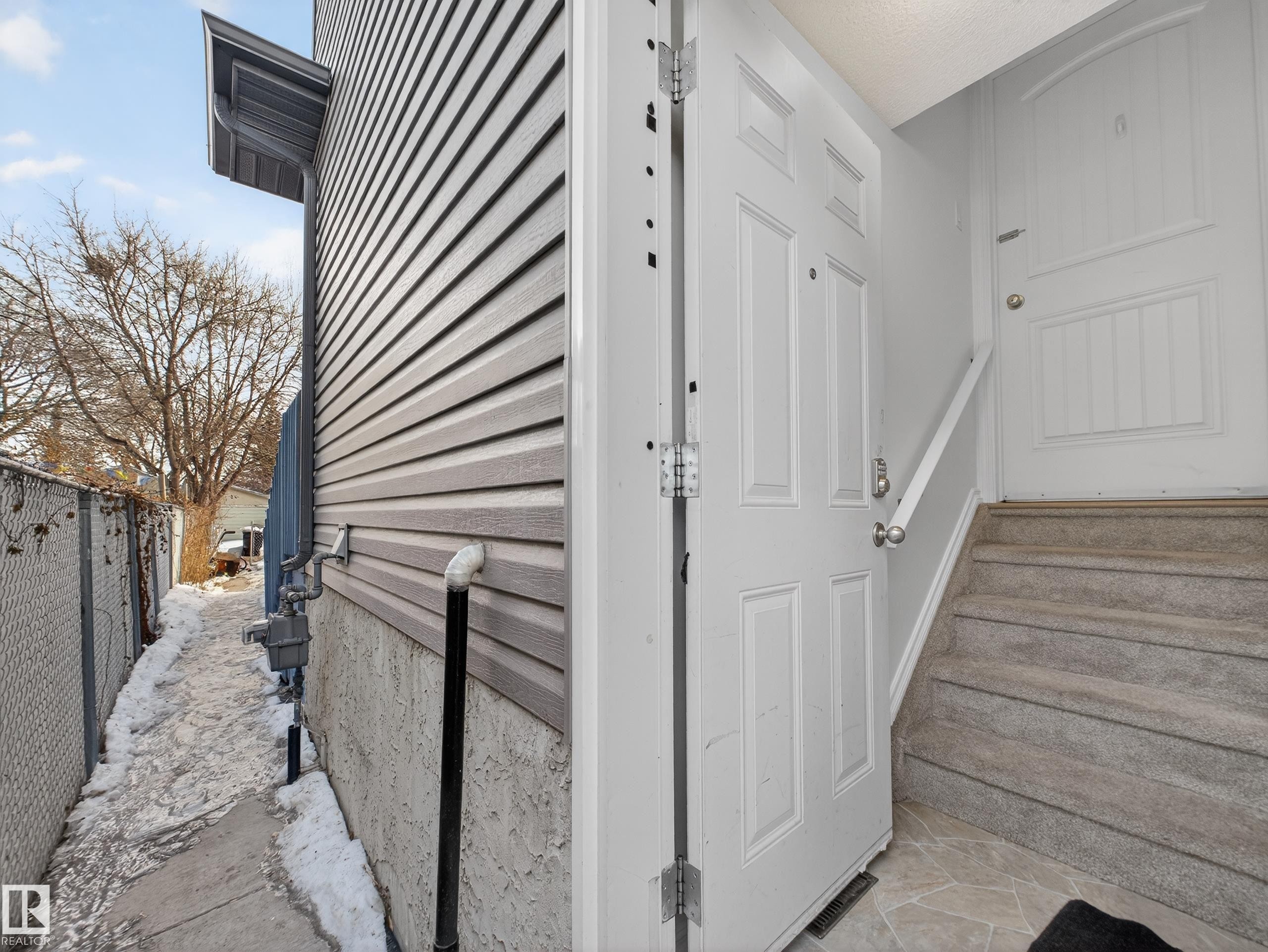 11933 77 Street, Edmonton, AB - With Exterior