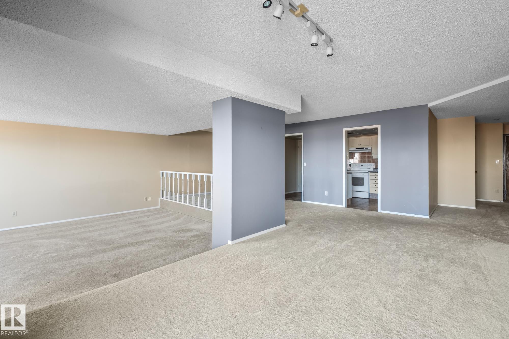 602 11503 100 Avenue, Edmonton, AB - Indoor Photo Showing Other Room