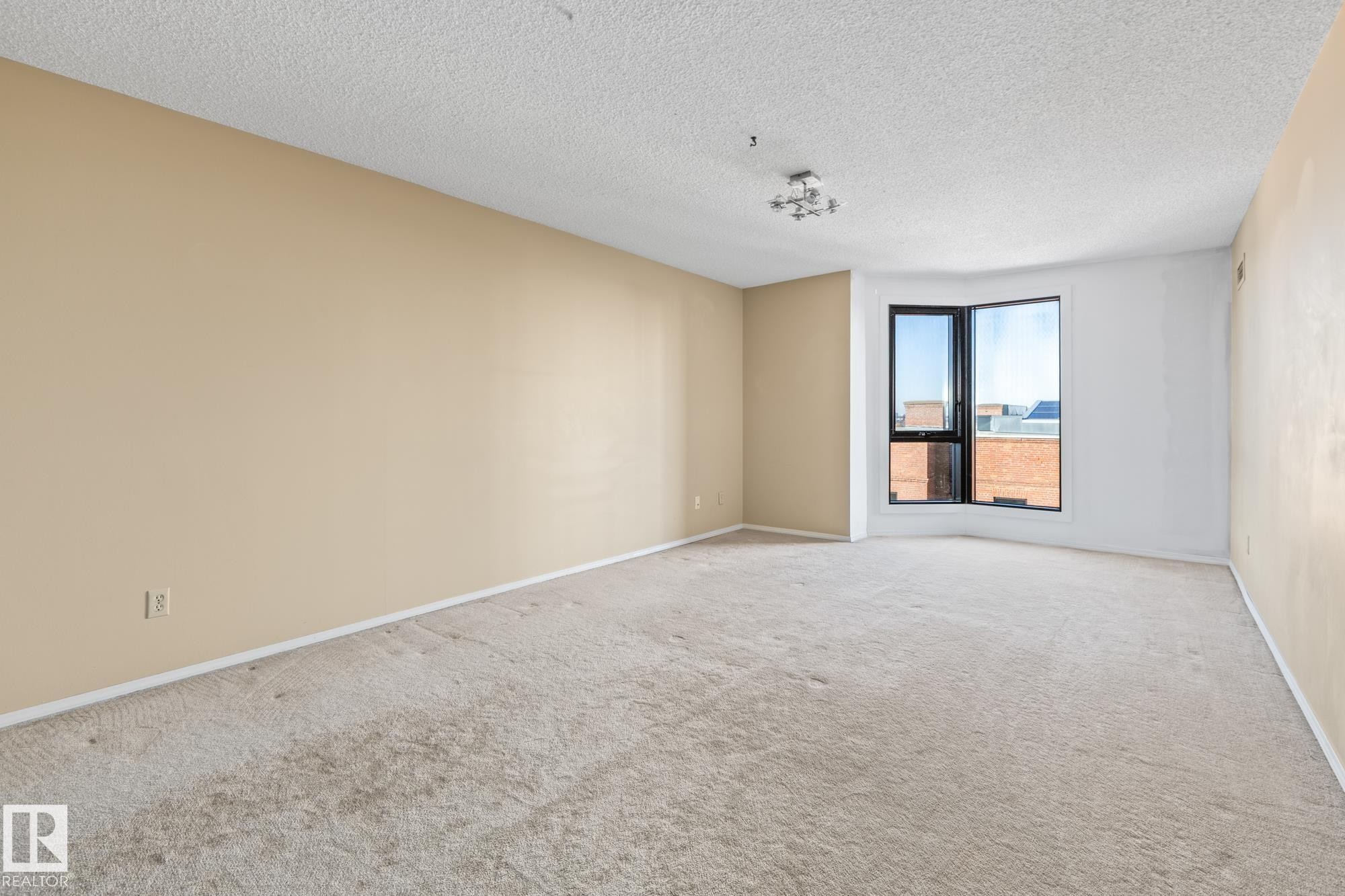 602 11503 100 Avenue, Edmonton, AB - Indoor Photo Showing Other Room