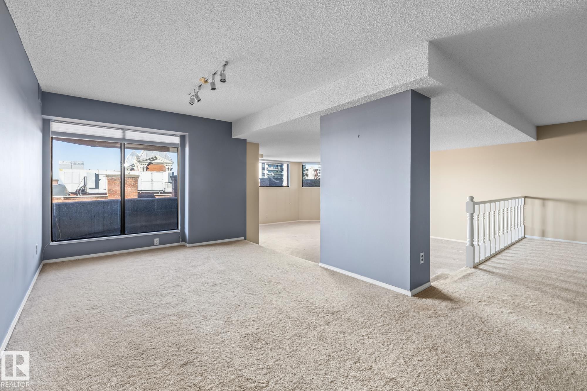 602 11503 100 Avenue, Edmonton, AB - Indoor Photo Showing Other Room