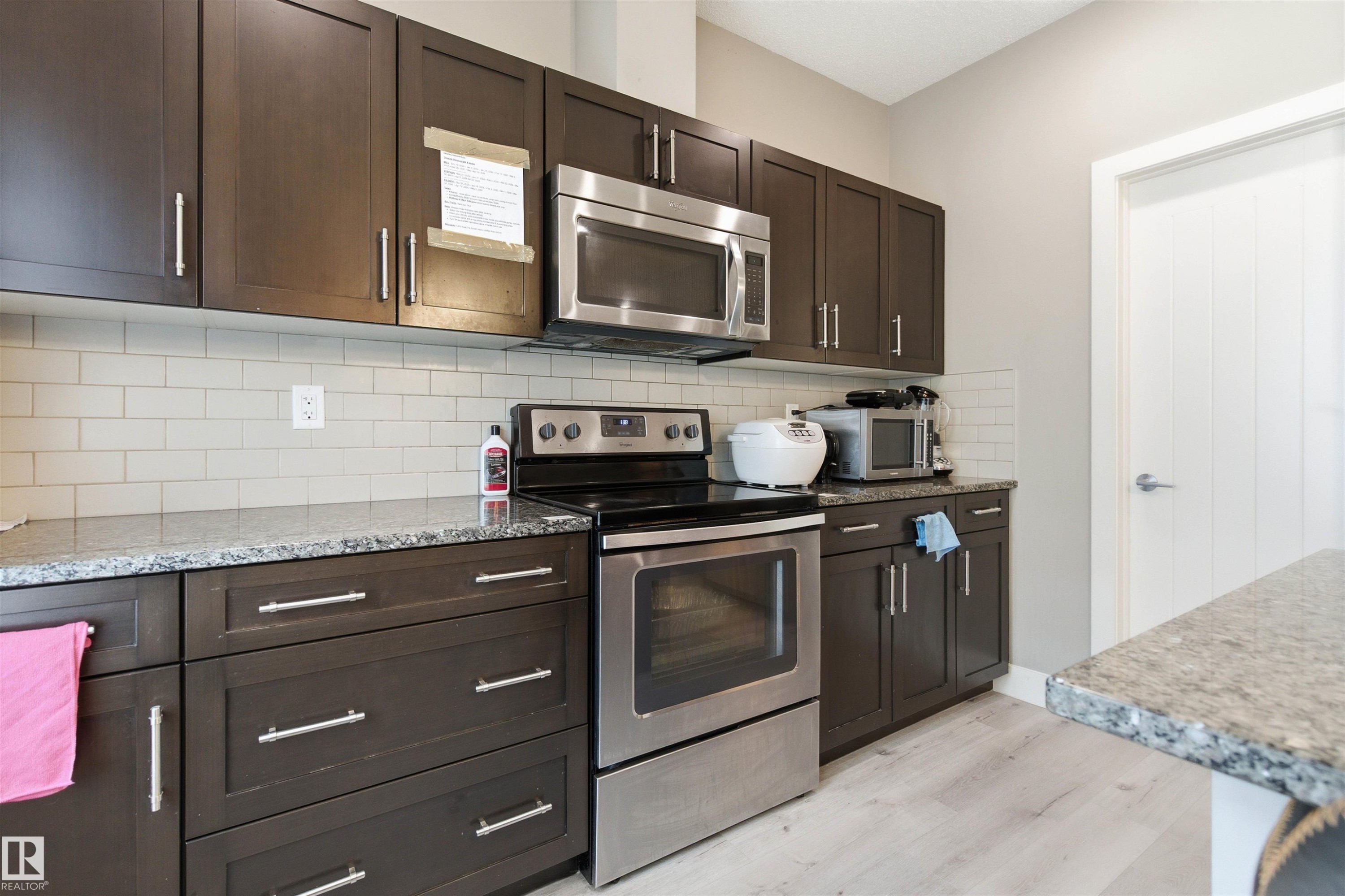 99 804 Welsh Drive, Edmonton, AB - Indoor Photo Showing Kitchen With Upgraded Kitchen