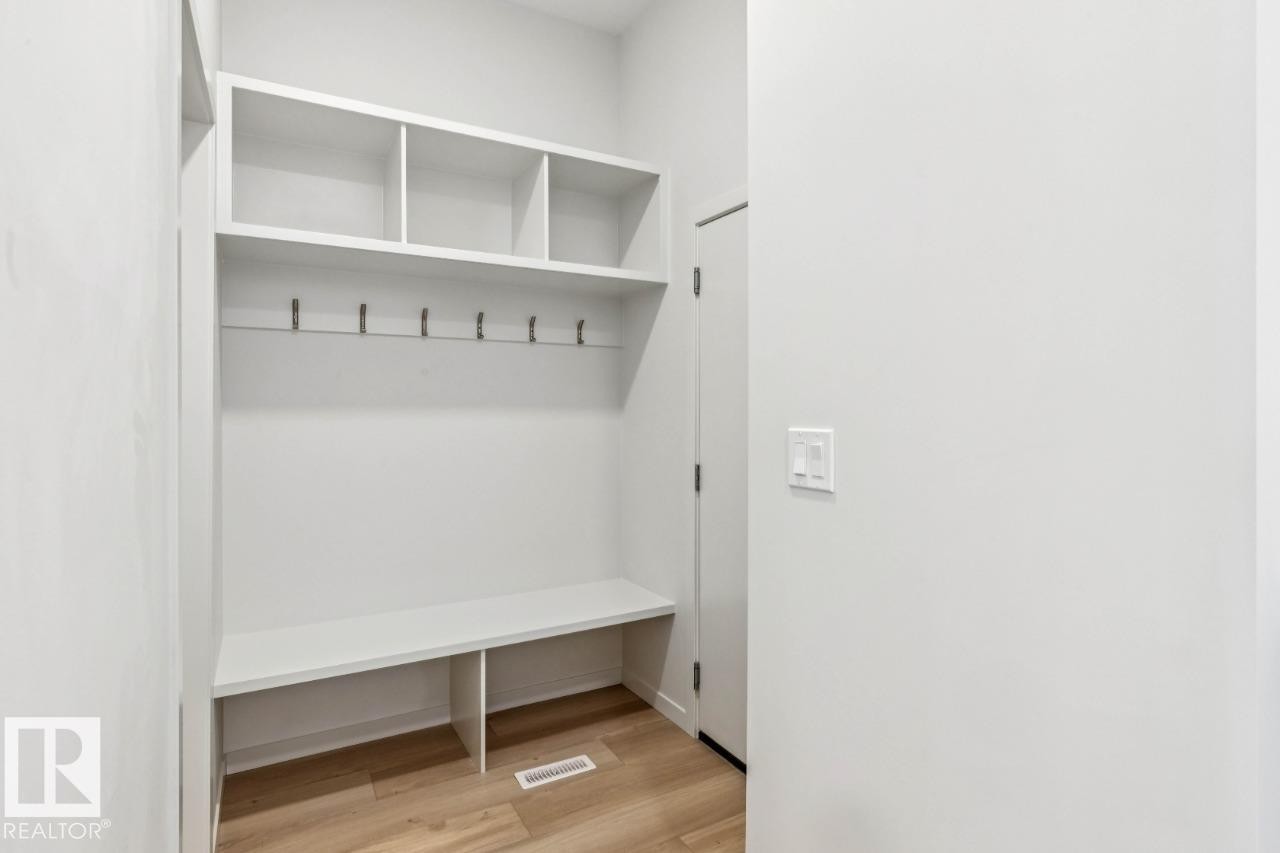 25 Stetson Loop, Ardrossan, AB - Indoor With Storage