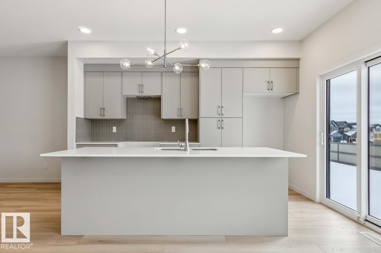 25 Stetson Loop, Ardrossan, AB - Indoor Photo Showing Kitchen