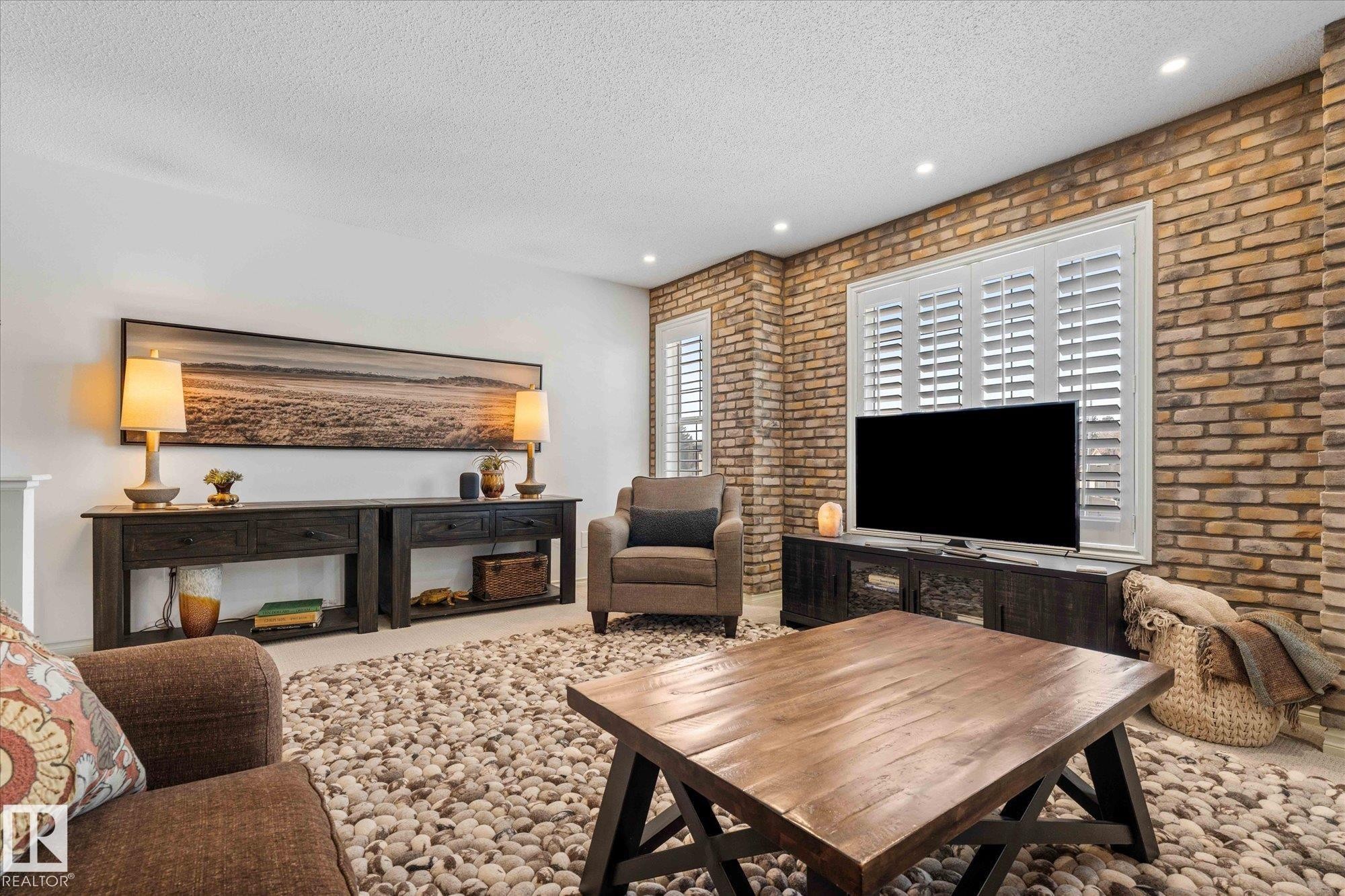 68 Greystone Crescent, Spruce Grove, AB - Indoor Photo Showing Living Room