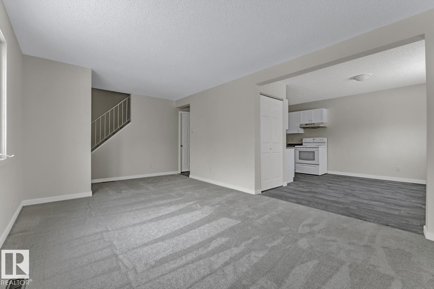 5A Twin Terrace, Edmonton, AB - Indoor Photo Showing Other Room
