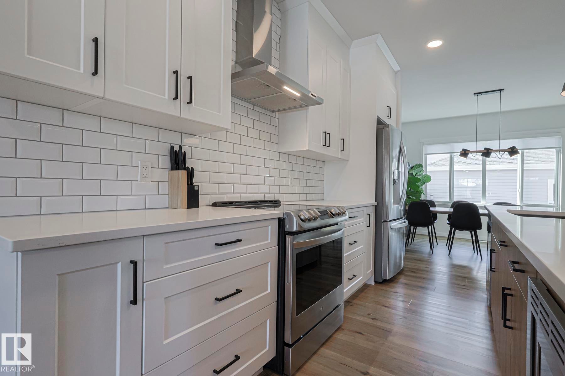 17834 73A Street, Edmonton, AB - Indoor Photo Showing Kitchen With Upgraded Kitchen