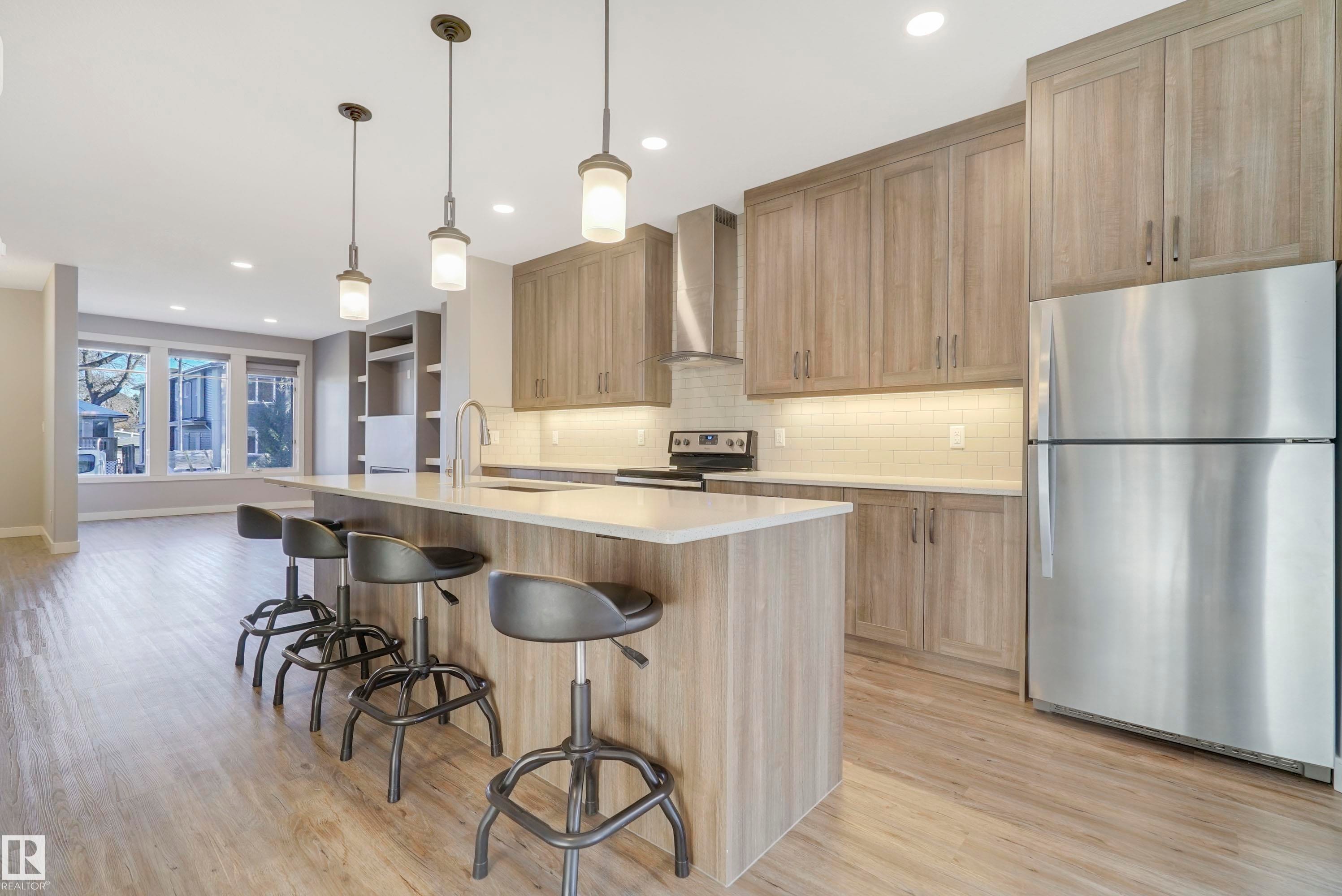 8540 89 Street, Edmonton, AB - Indoor Photo Showing Kitchen With Upgraded Kitchen