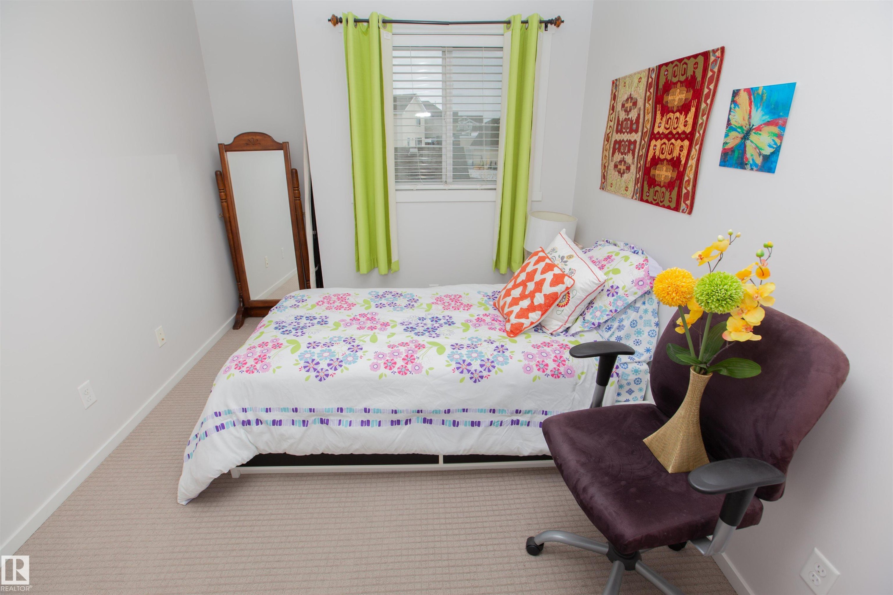 2902 Maple Way, Edmonton, AB - Indoor Photo Showing Bedroom