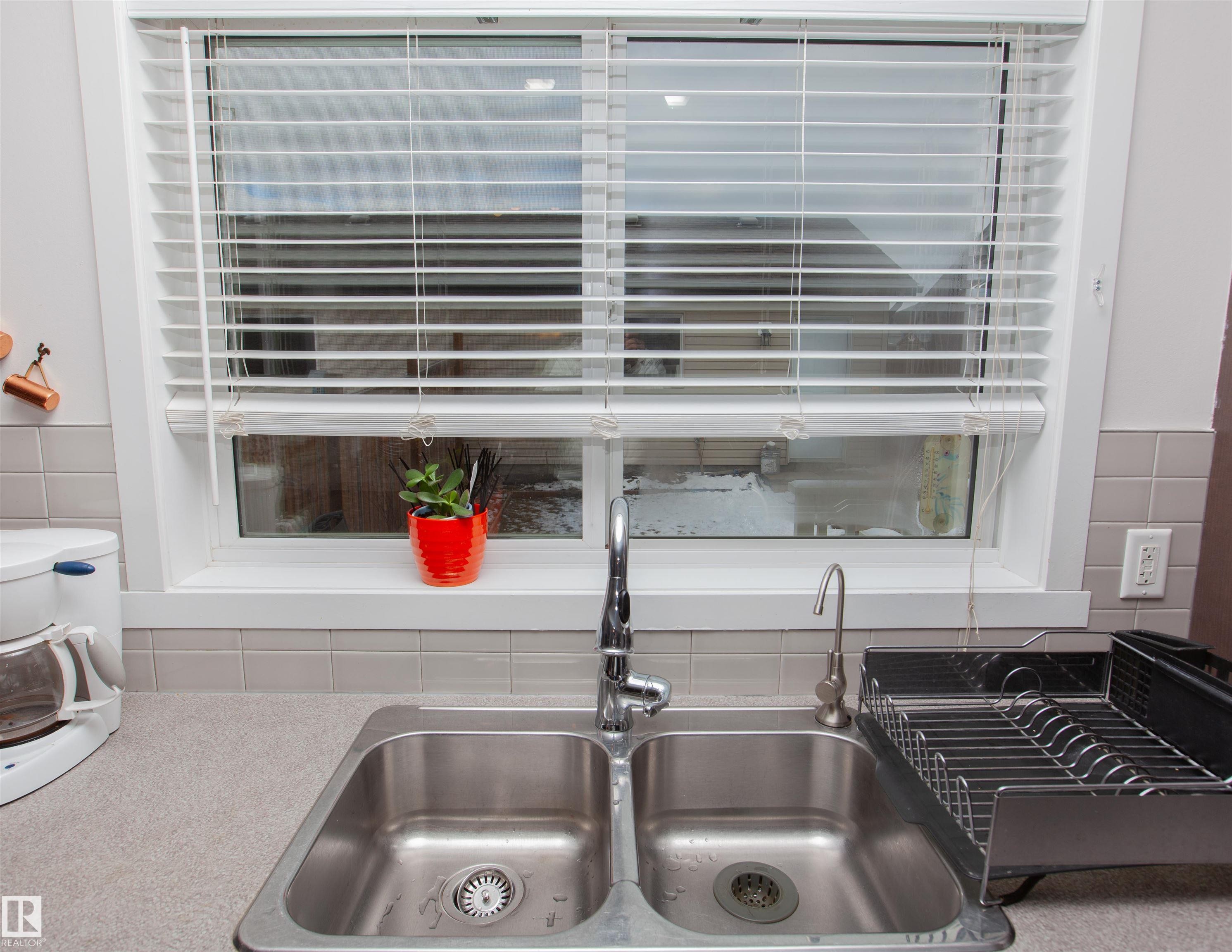 2902 Maple Way, Edmonton, AB - Indoor Photo Showing Kitchen With Double Sink