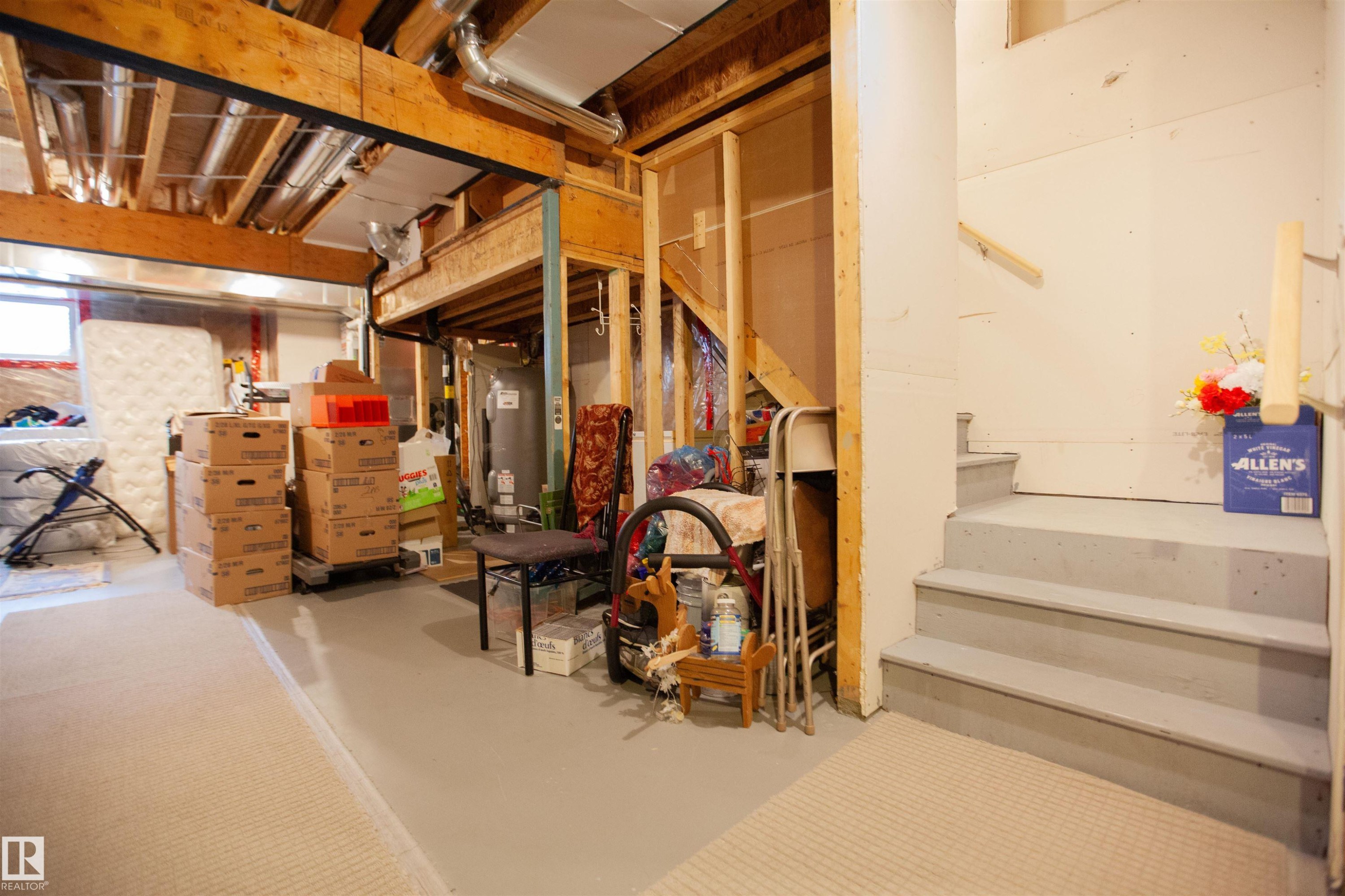 2902 Maple Way, Edmonton, AB - Indoor Photo Showing Other Room