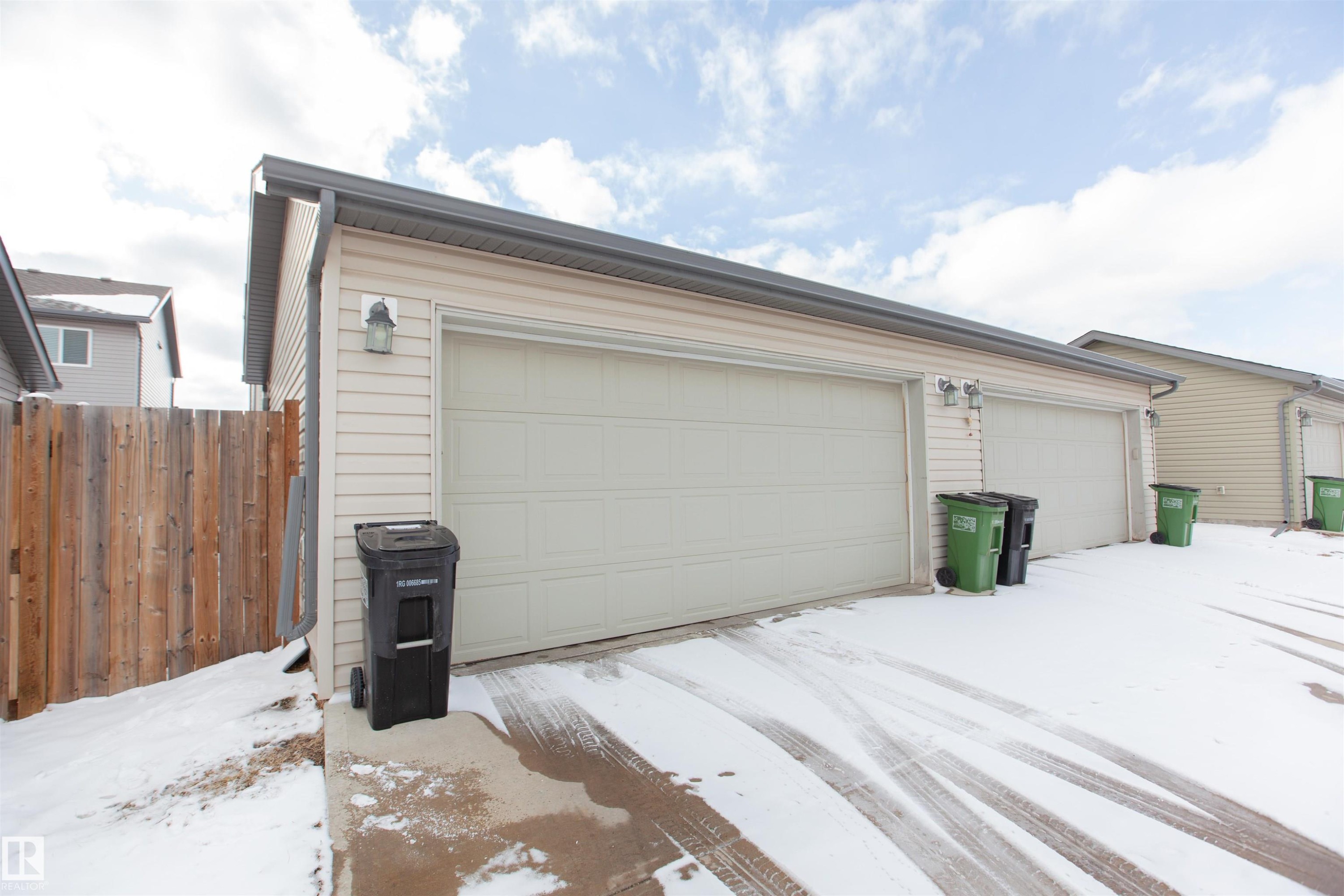 2902 Maple Way, Edmonton, AB - Outdoor With Exterior