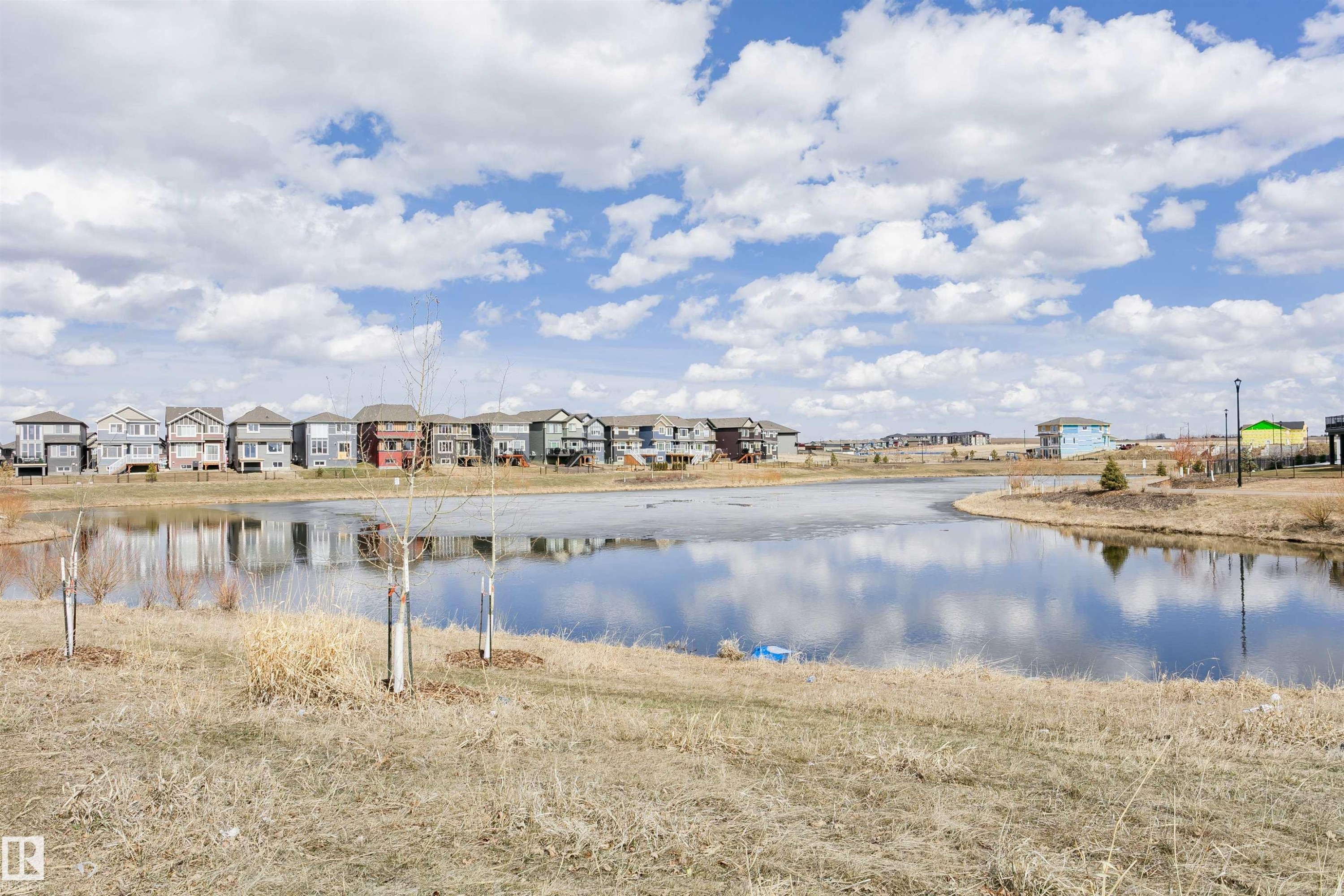 Water view featuring nearby suburban area - 9421 Pear Crescent, Edmonton, AB - Outdoor With View