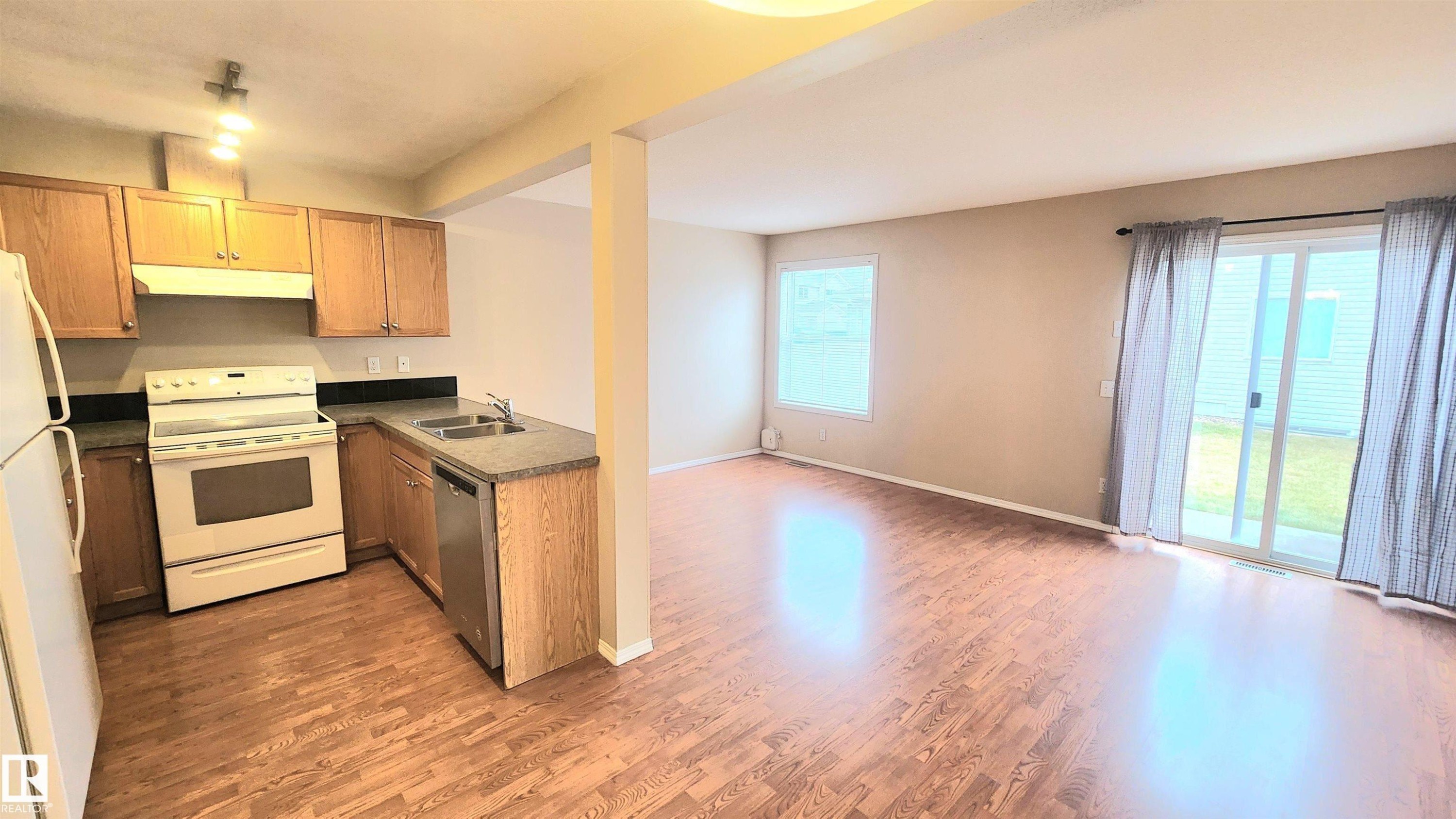 181 230 Edwards Drive, Edmonton, AB - Indoor Photo Showing Kitchen With Double Sink