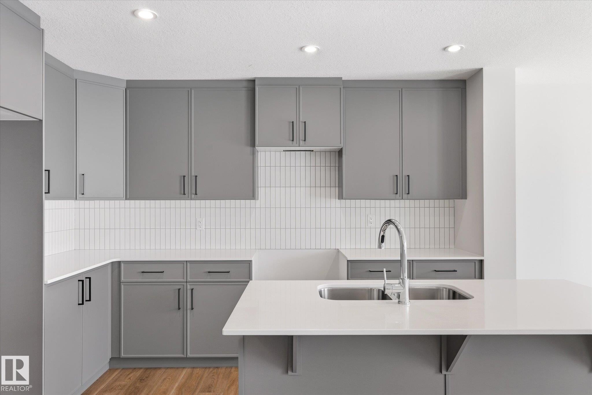 346 172 Avenue, Edmonton, AB - Indoor Photo Showing Kitchen With Double Sink With Upgraded Kitchen