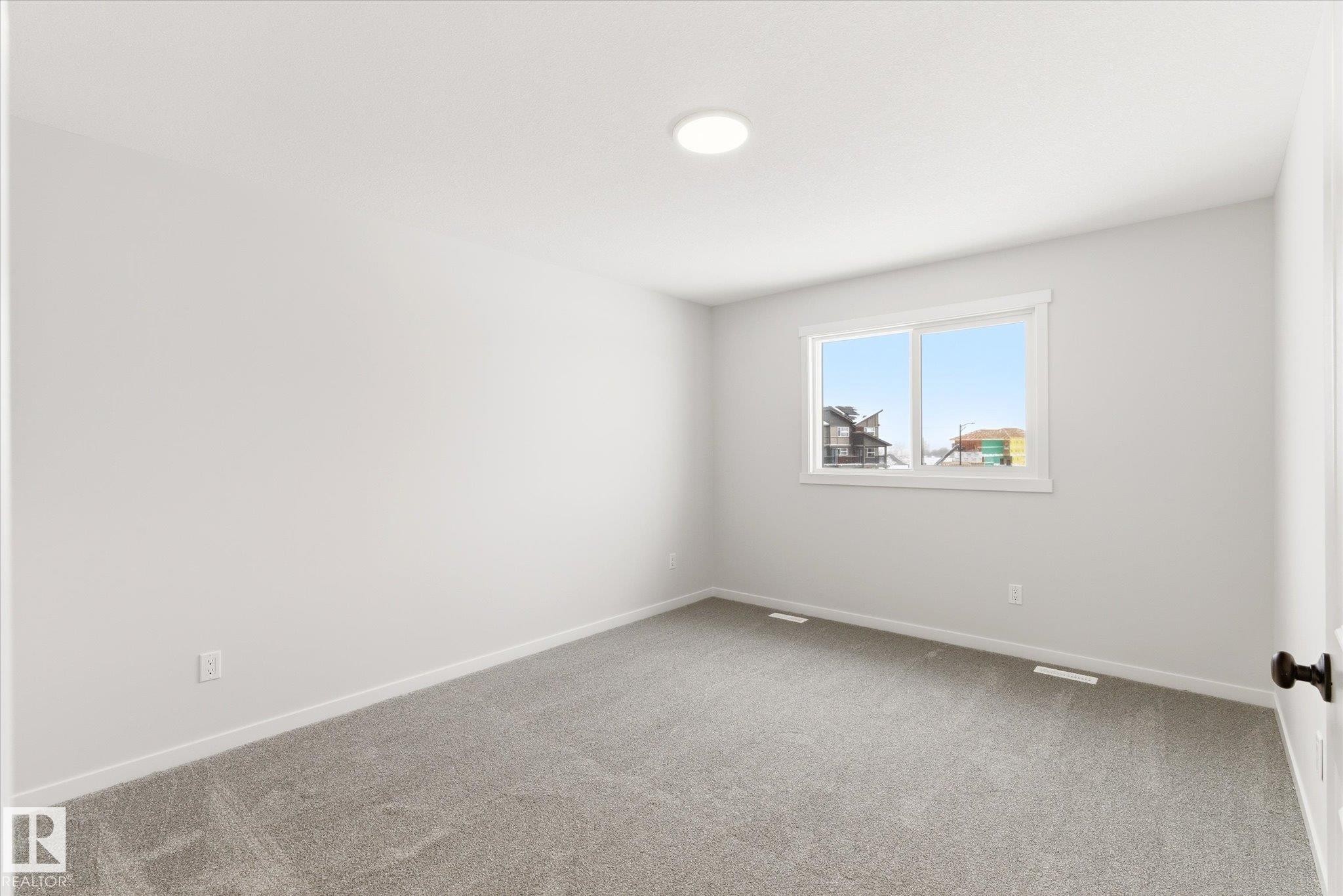 346 172 Avenue, Edmonton, AB - Indoor Photo Showing Other Room