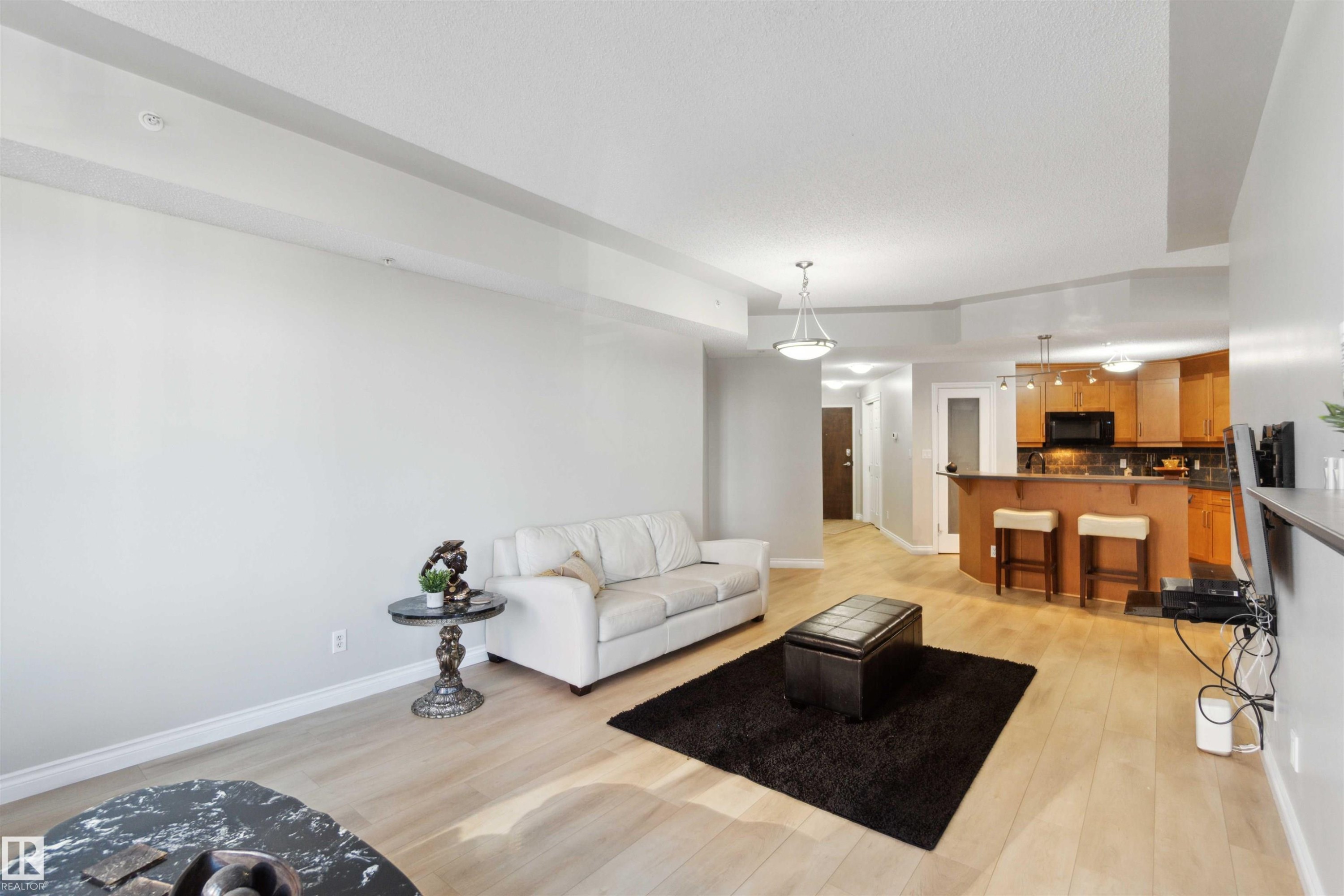 402 9020 Jasper Avenue, Edmonton, AB - Indoor Photo Showing Living Room