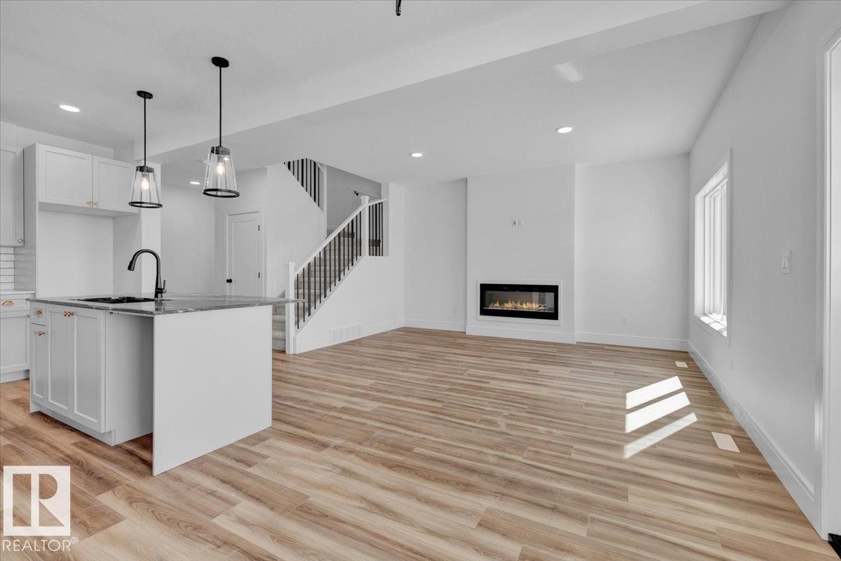 70 Sumac Close, Fort Saskatchewan, AB - Indoor Photo Showing Kitchen With Upgraded Kitchen