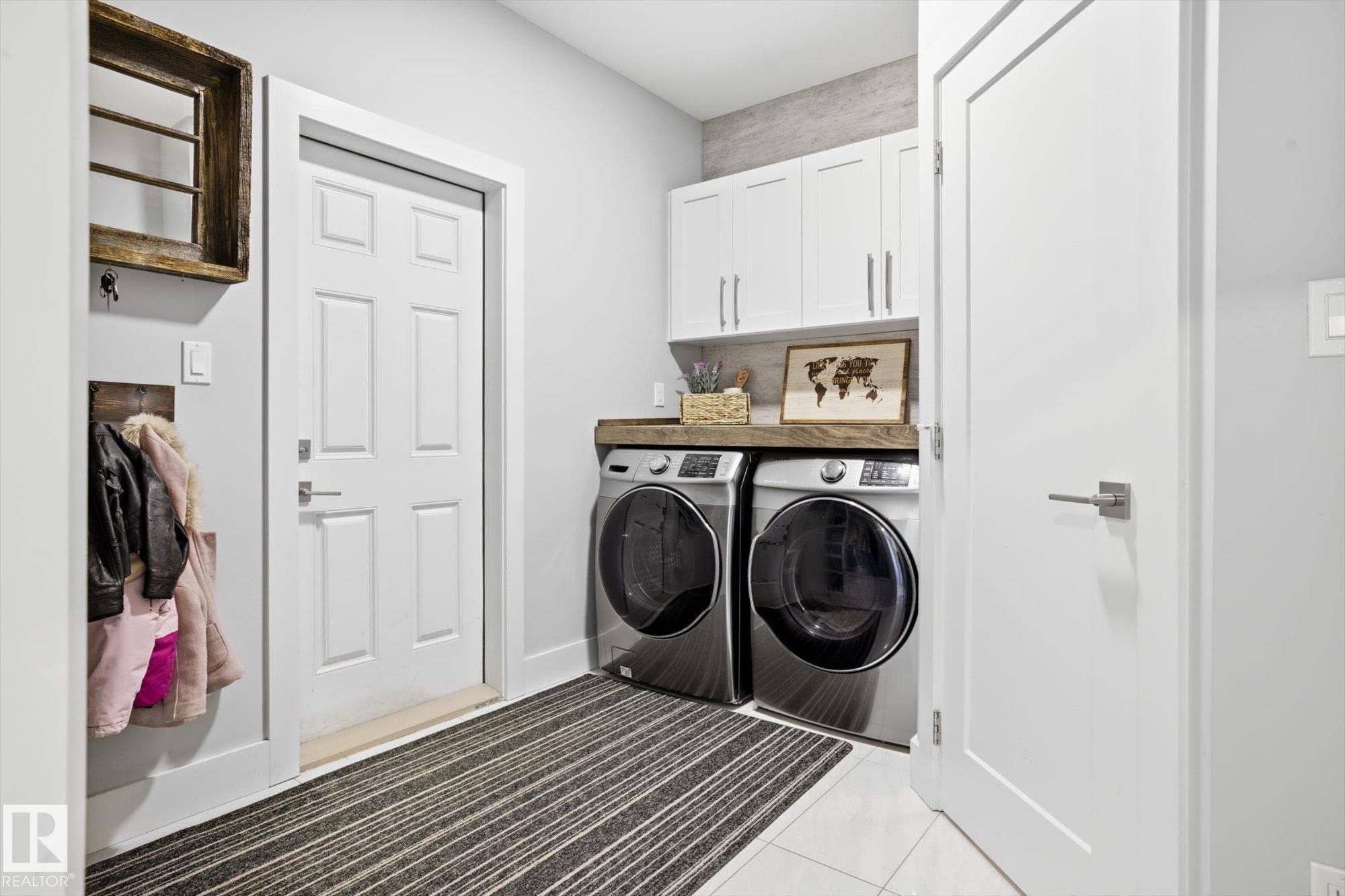 1815 Tanager Close, Edmonton, AB - Indoor Photo Showing Laundry Room