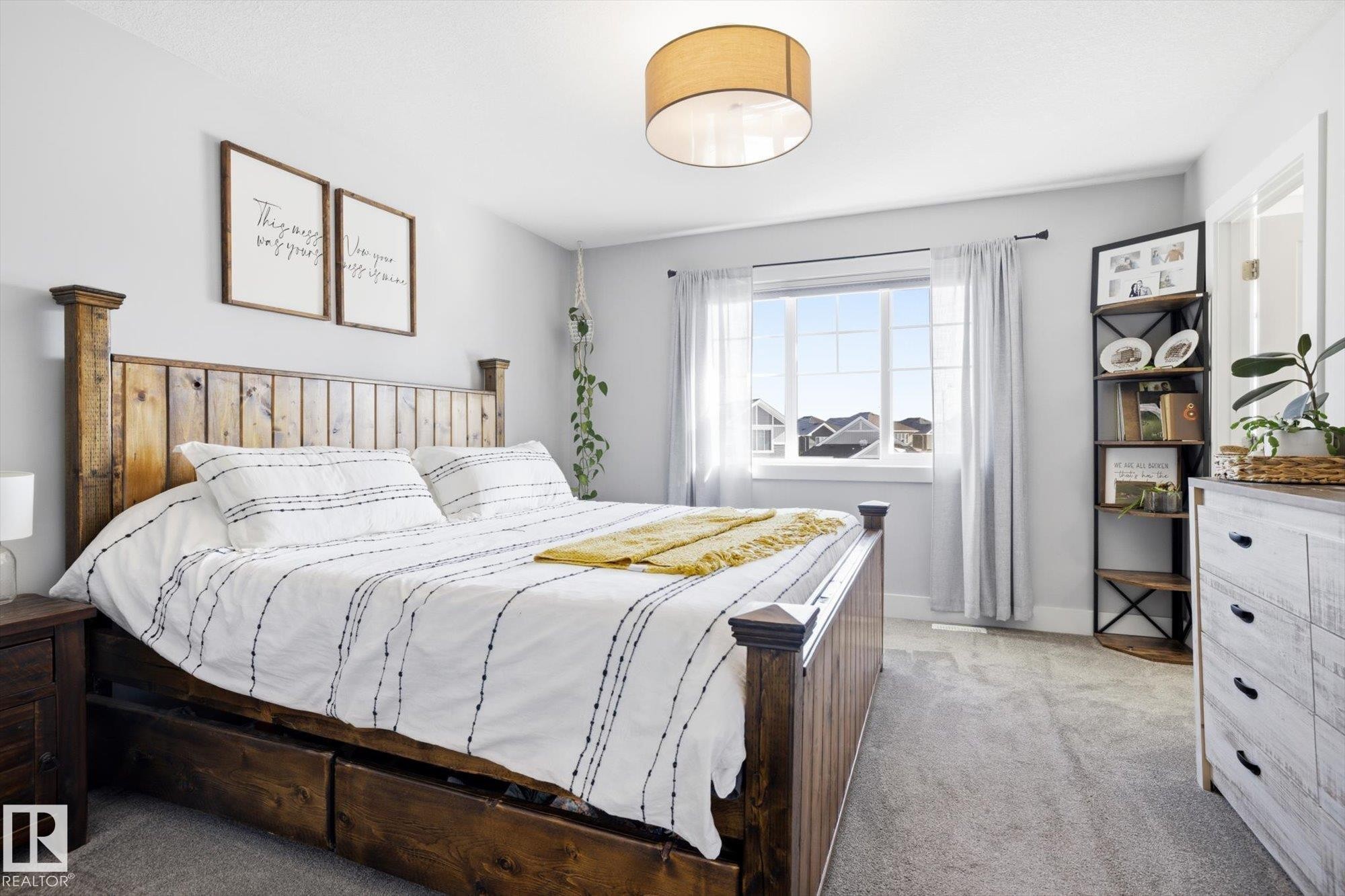 1815 Tanager Close, Edmonton, AB - Indoor Photo Showing Bedroom