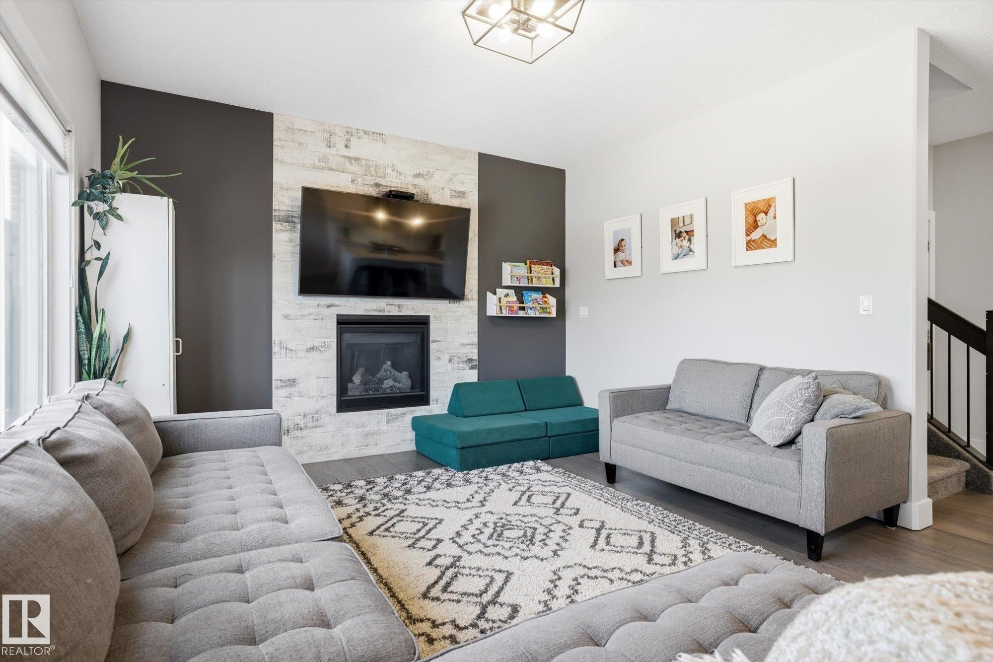 1815 Tanager Close, Edmonton, AB - Indoor Photo Showing Living Room With Fireplace