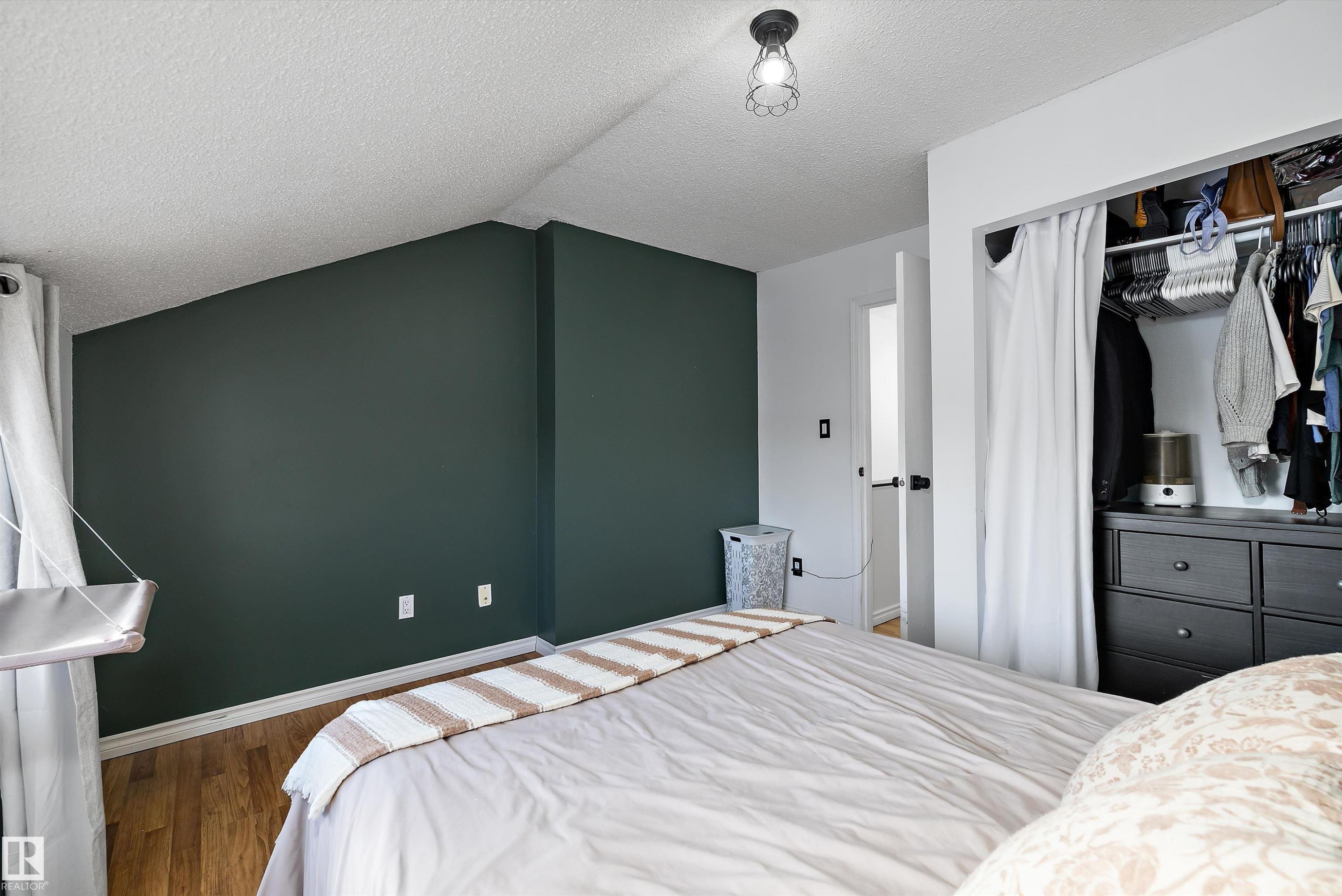 139 Lancaster Terrace, Edmonton, AB - Indoor Photo Showing Bedroom